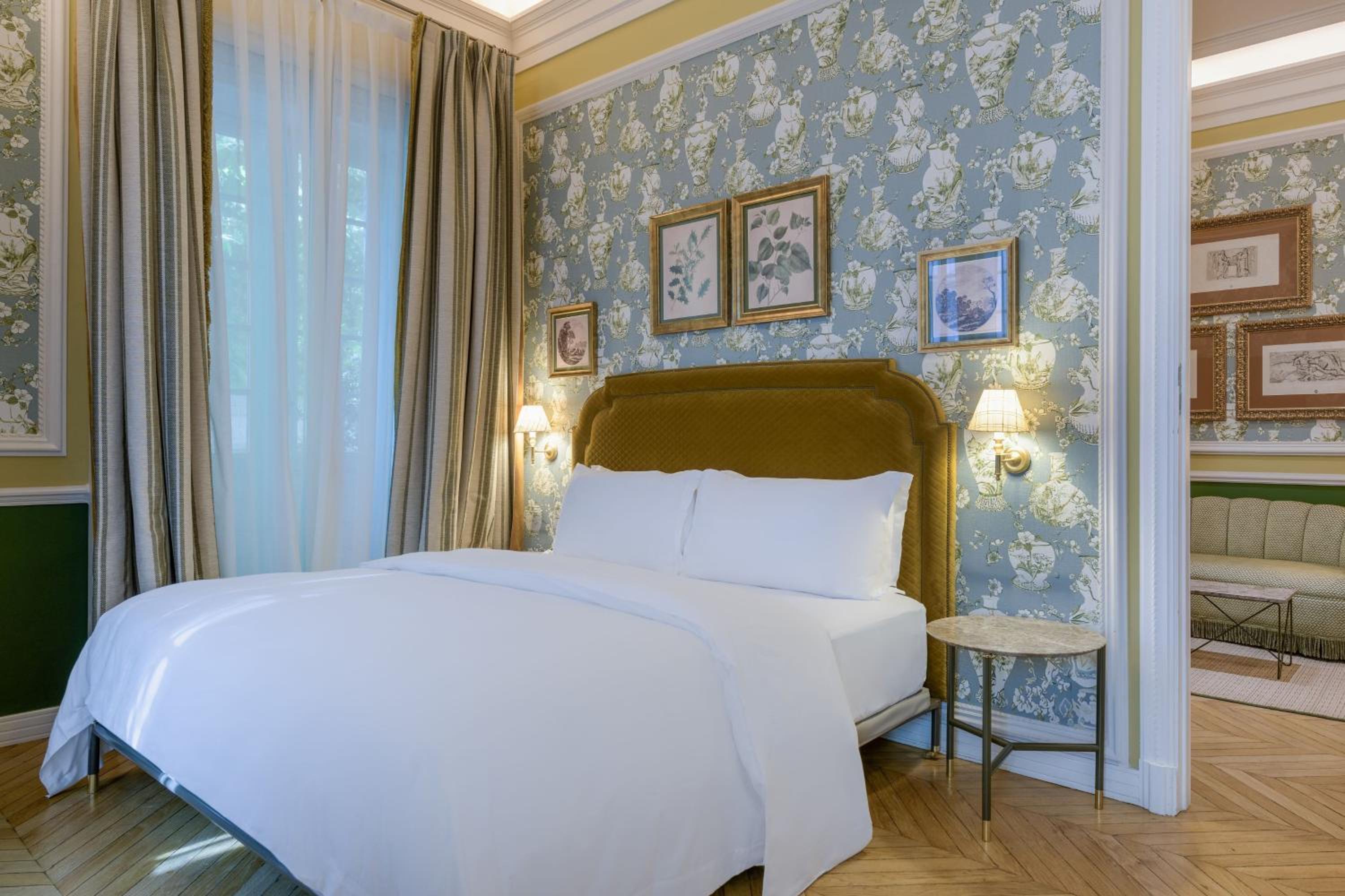 Junior King Suite - Photo 11