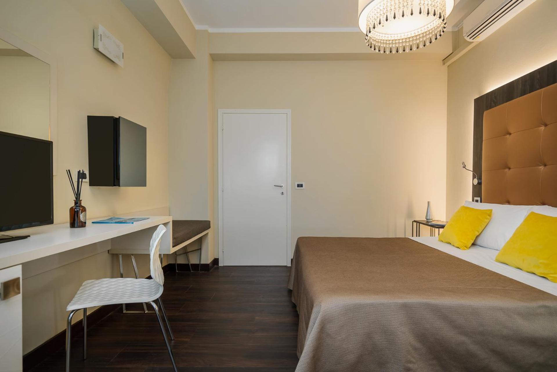 Deluxe Room - Photo 5