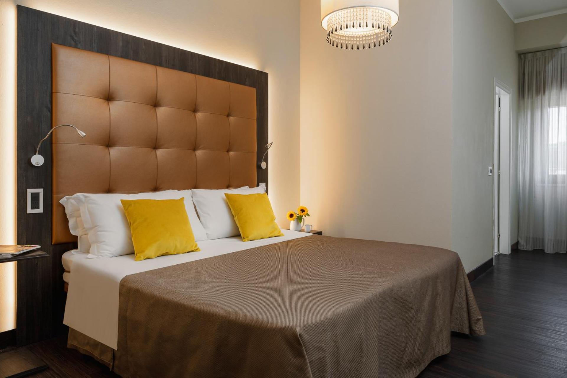 Deluxe Room - Photo 1