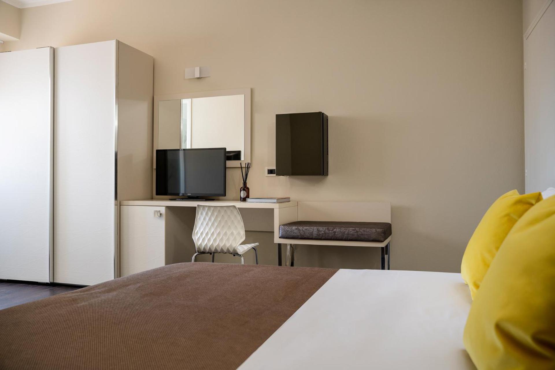 Deluxe Room - Photo 2