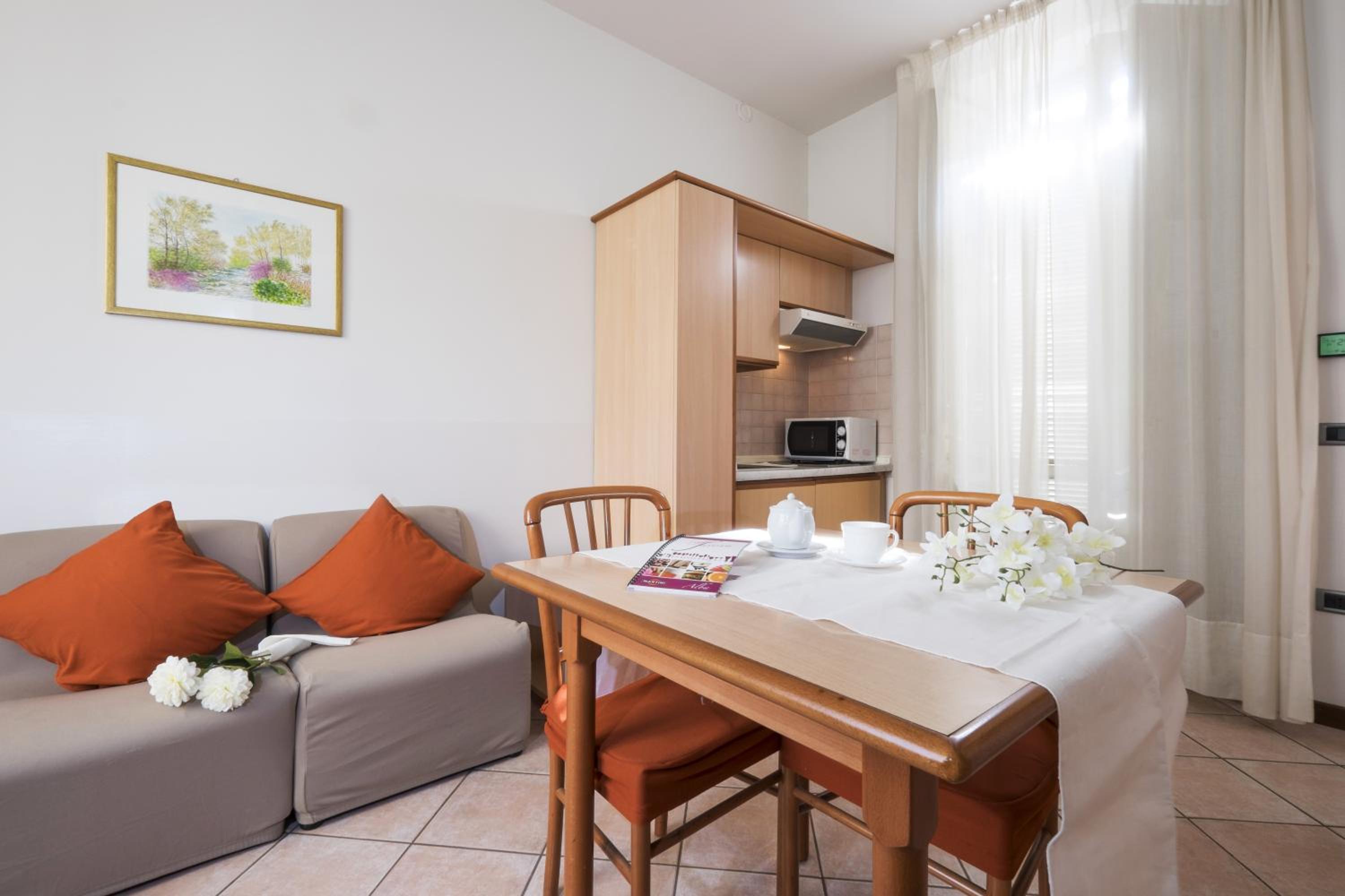 Studio Apartment - Photo 3