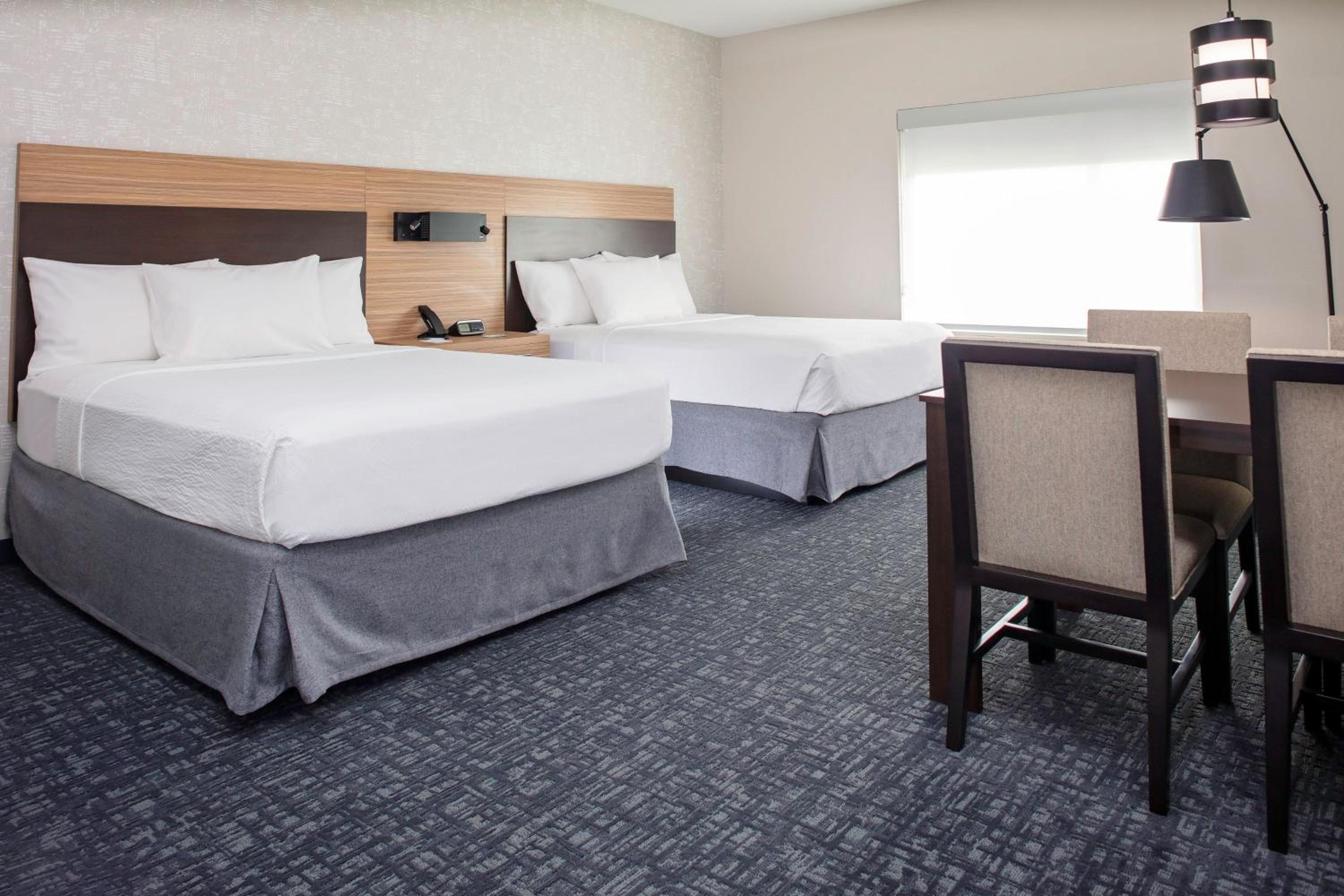 Studio Queen Suite - Hearing Accessible