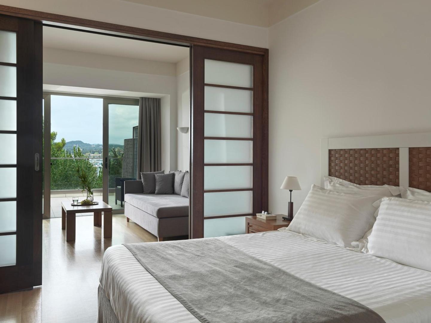 Family Room Bay View 