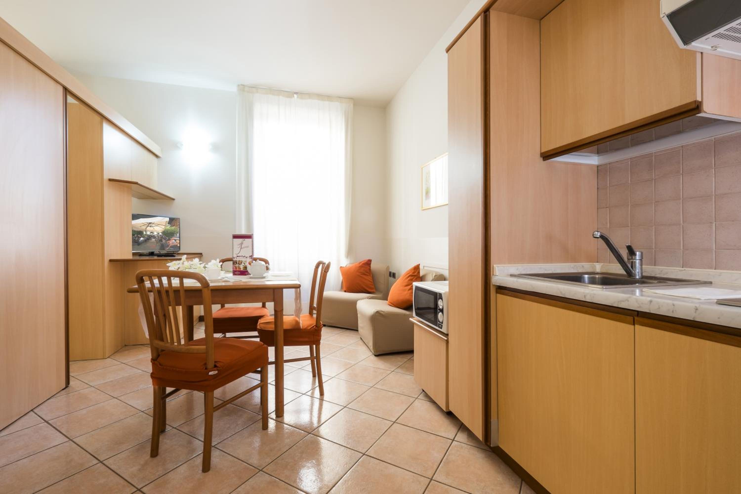 Studio Apartment - Photo 5