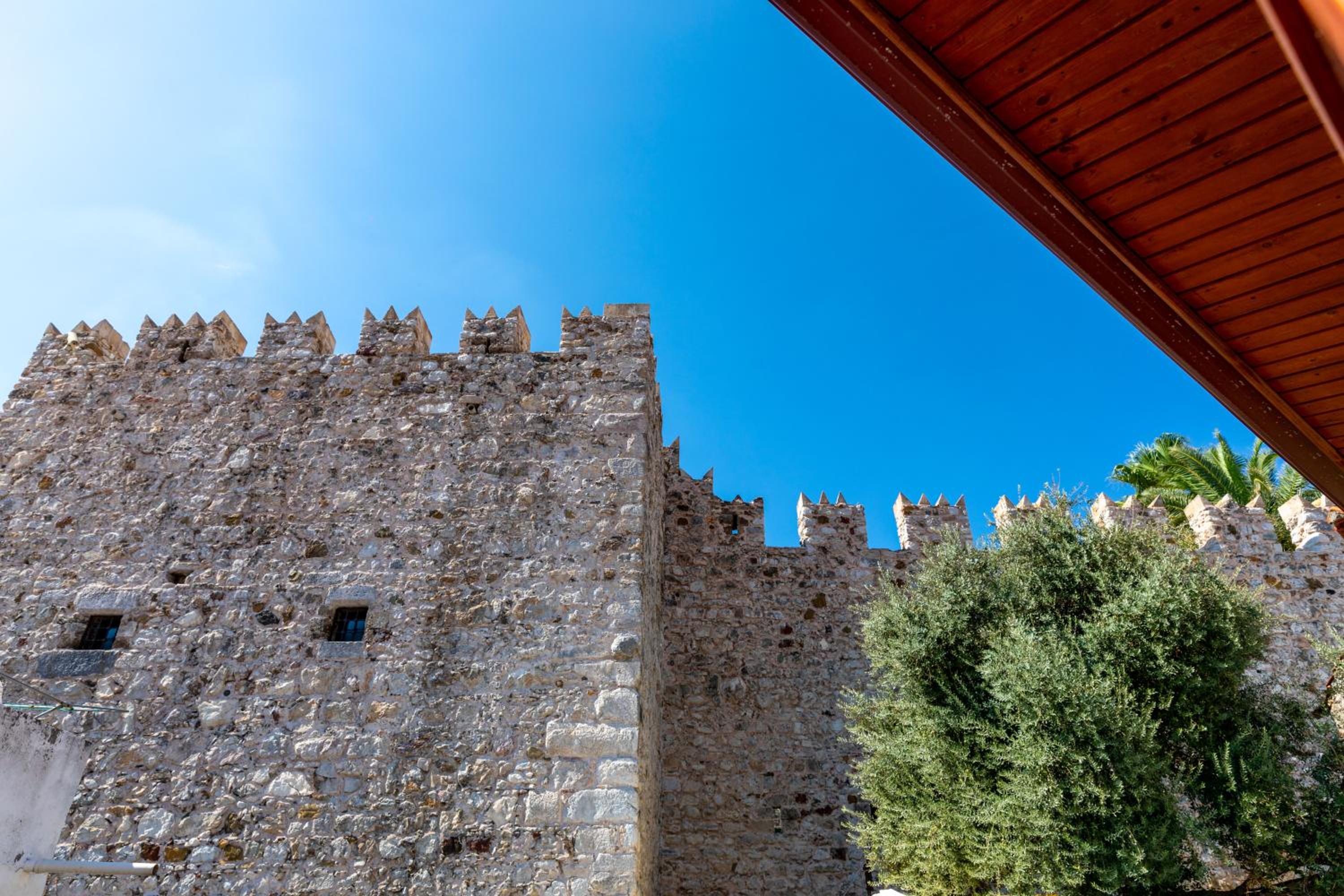 Deluxe Double Room with Castle View - Photo 8
