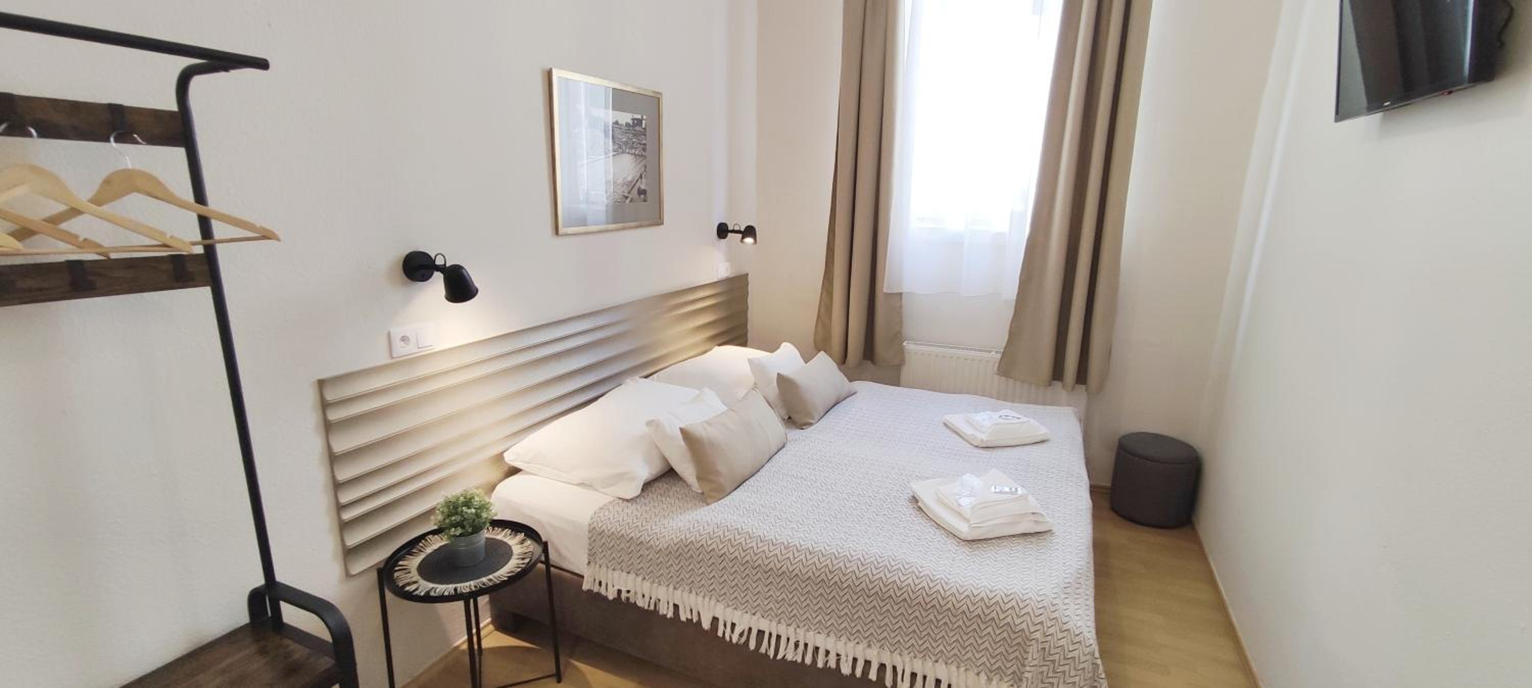Double or Twin Room - Photo 1
