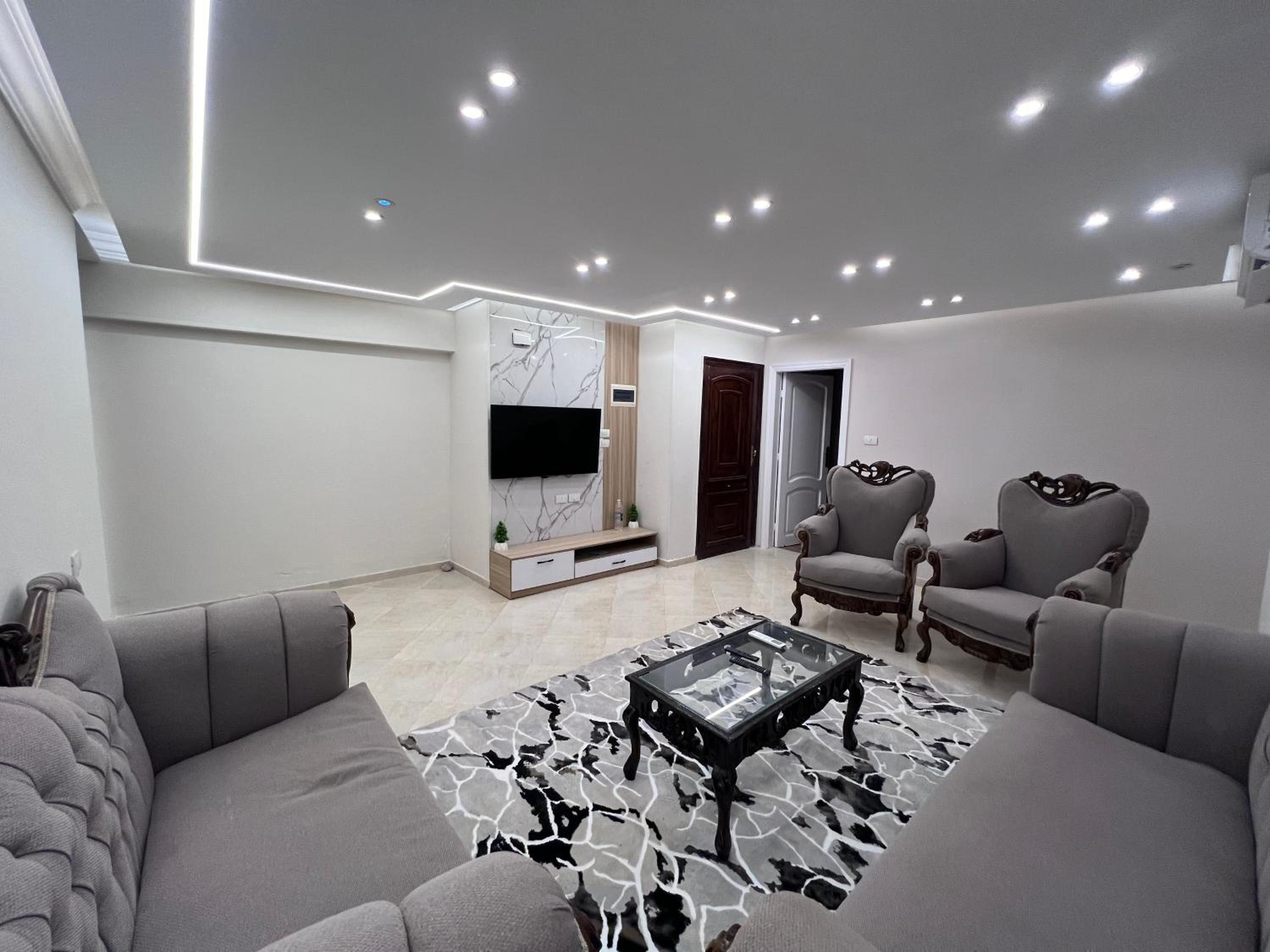 Three-Bedroom Apartment photo 1