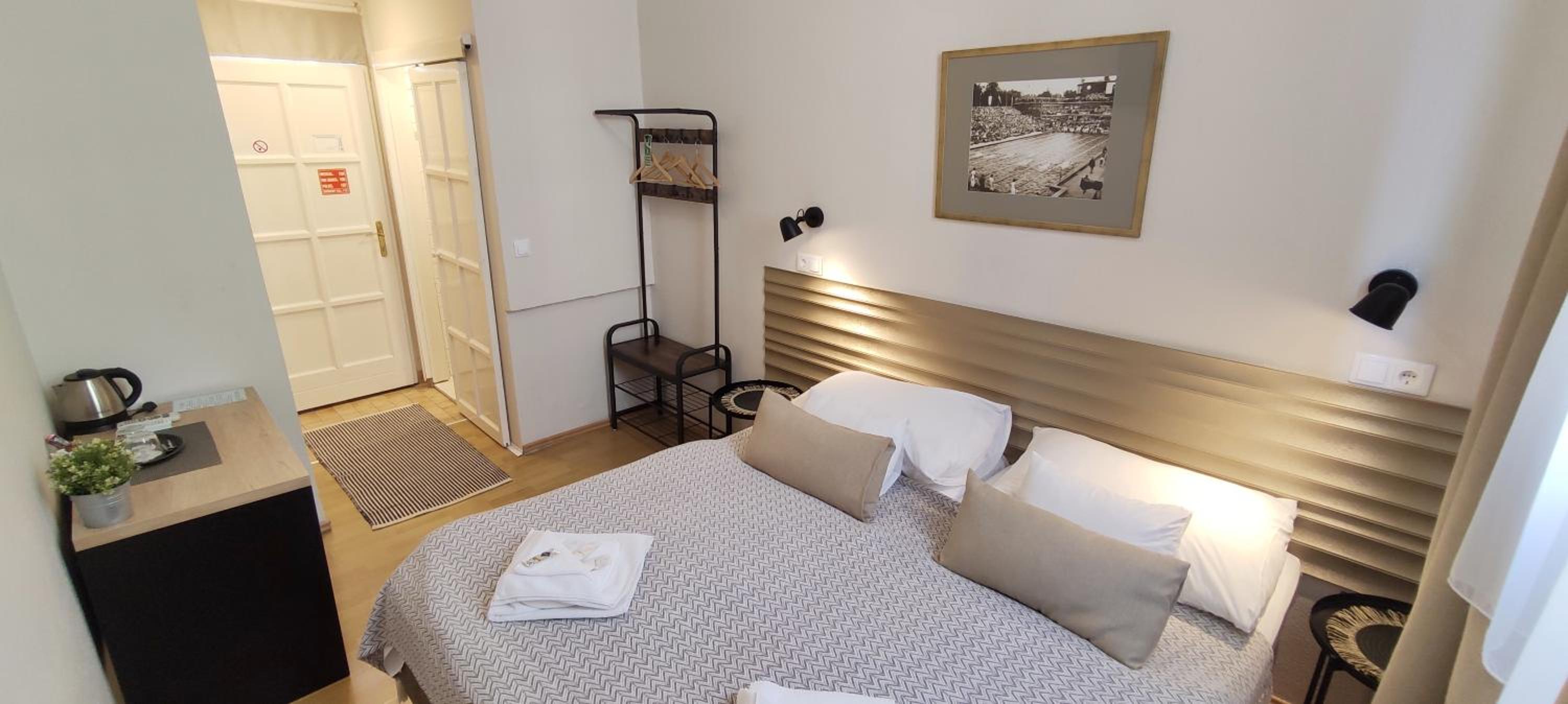 Double or Twin Room - Photo 2