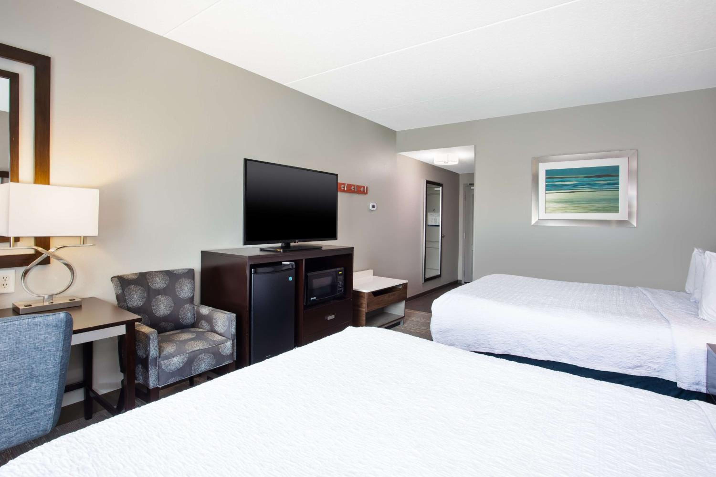 Room with Two Queen Beds - Non-Smoking - Photo 1