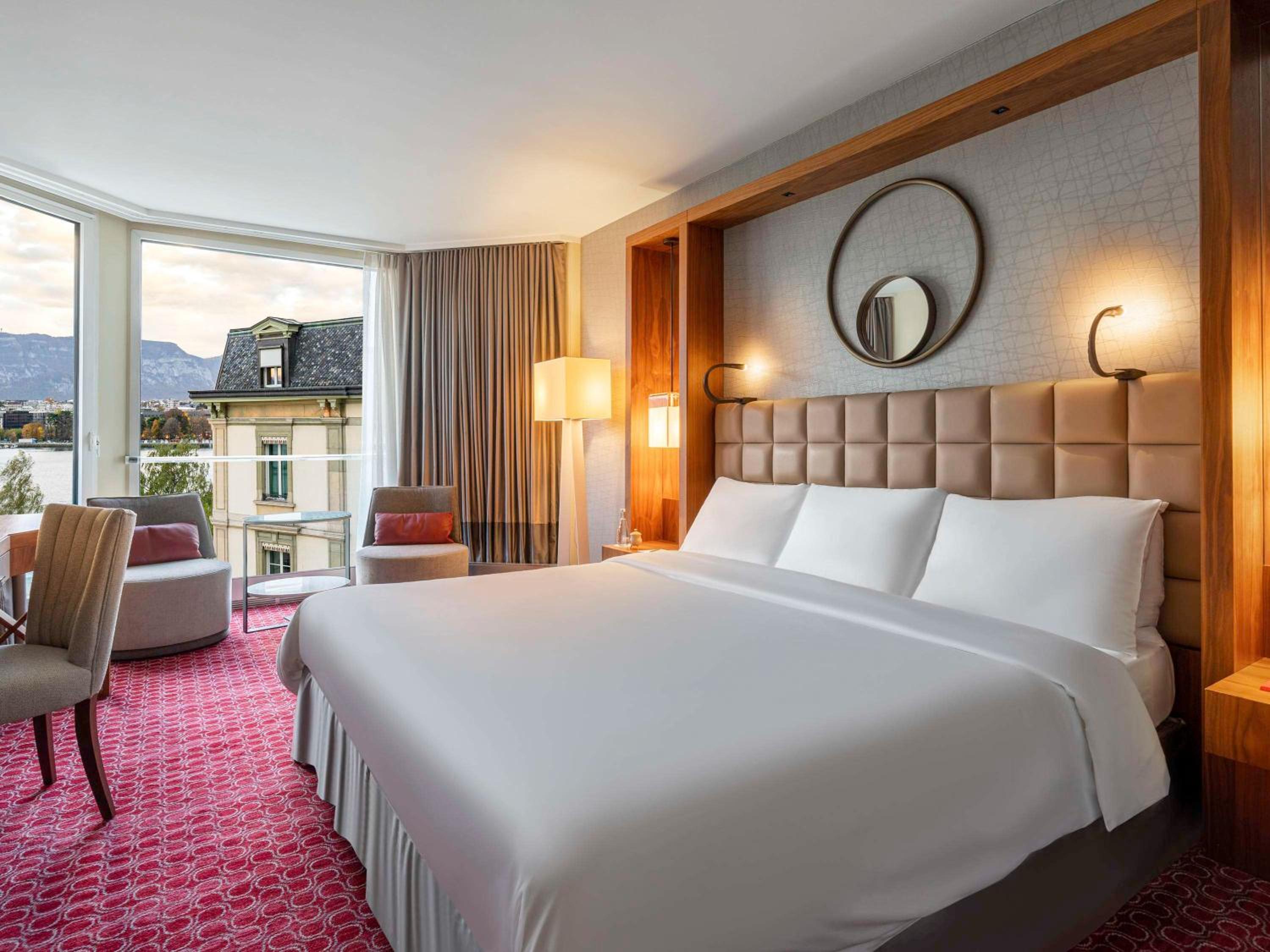 Fairmont Double Room With Partial Lake View