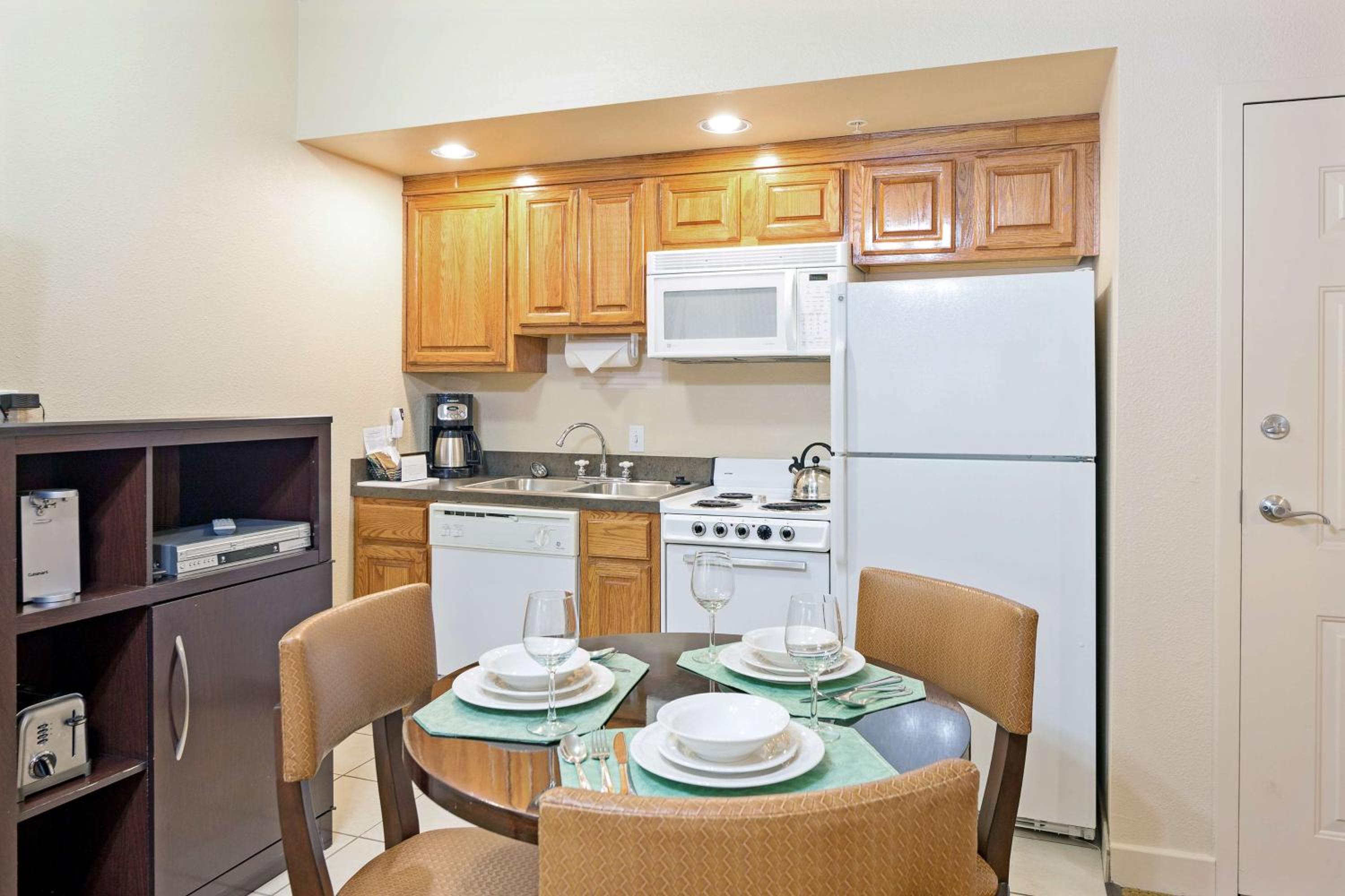 1 BEDROOM 1 KING SUITE PLUS WITH SOFABED - Photo 5