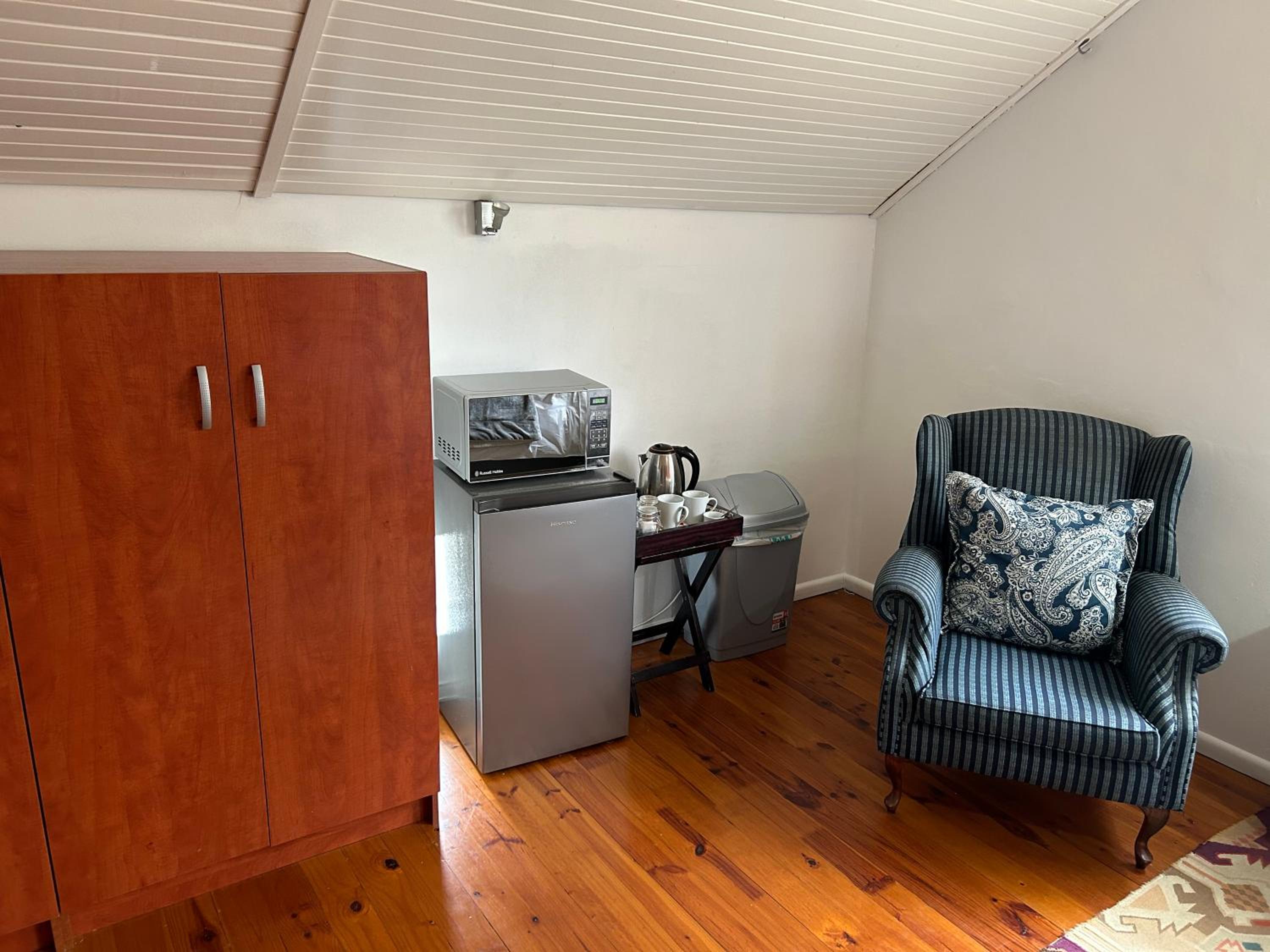 One-Bedroom Apartment - Photo 14