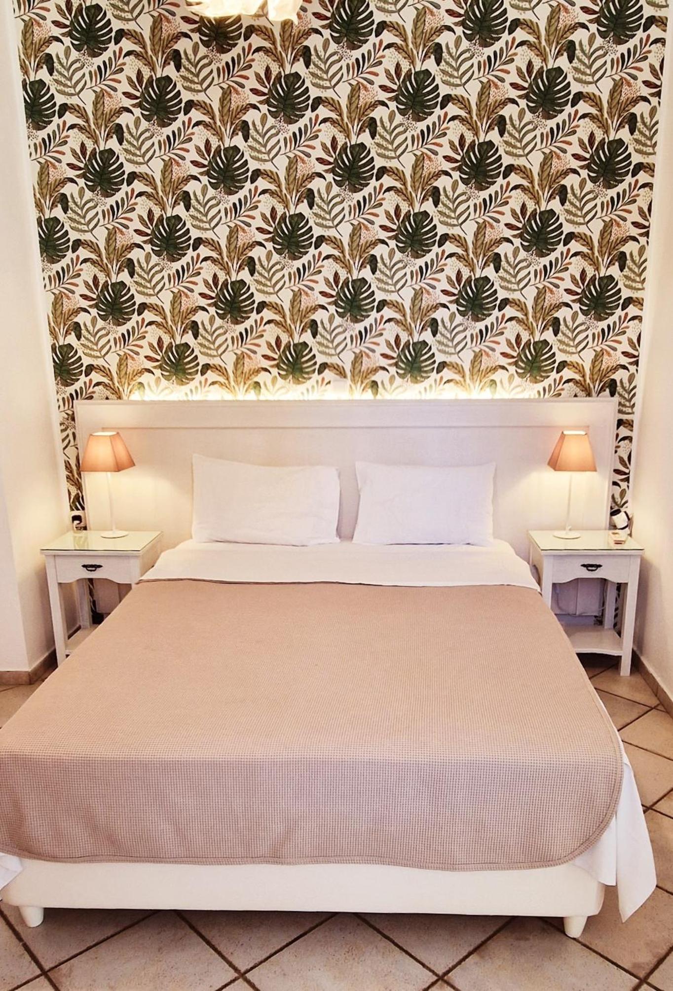 Triple Room with Sea View - Photo 11