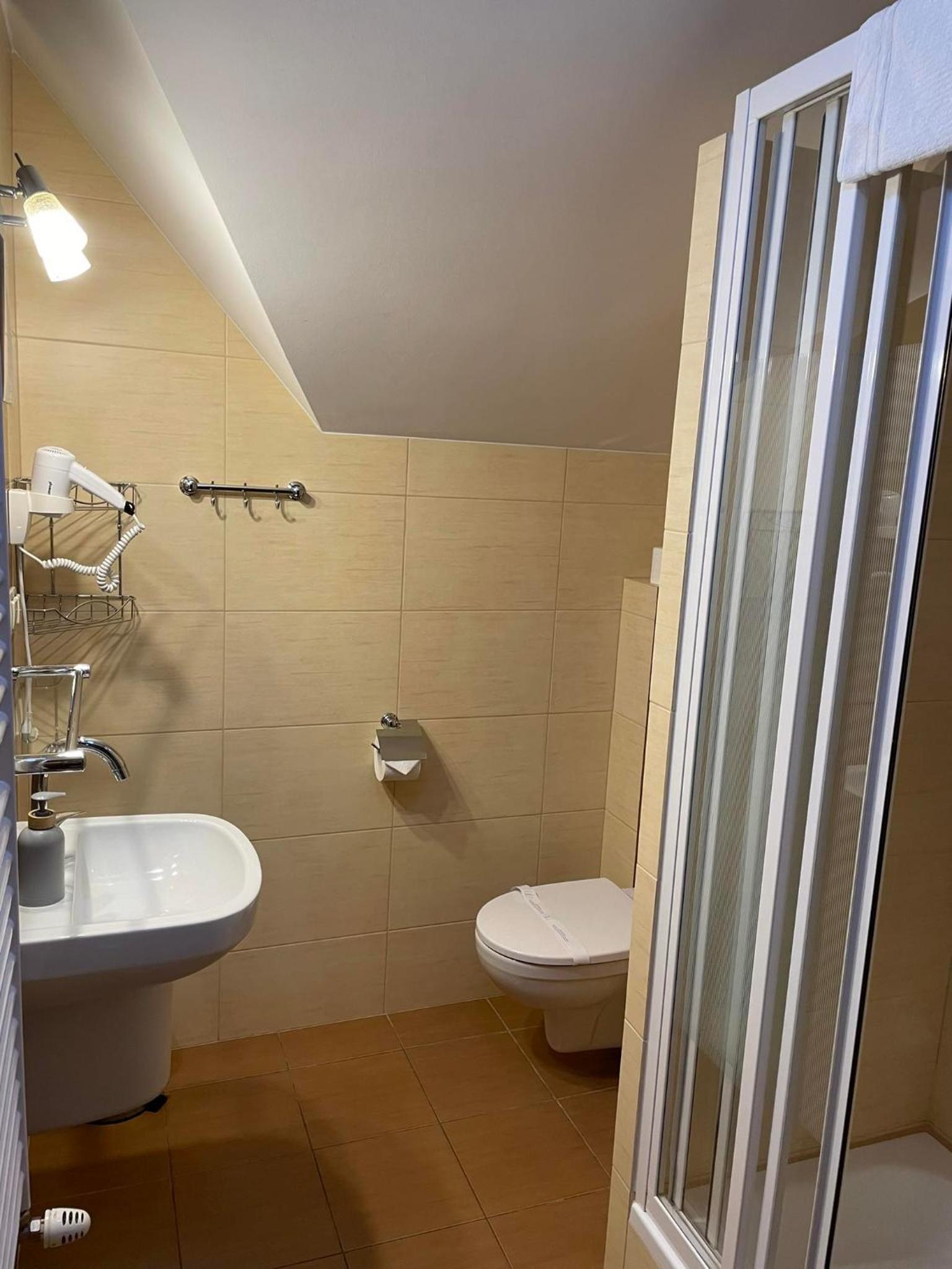 Twin Room with Balcony photo 2