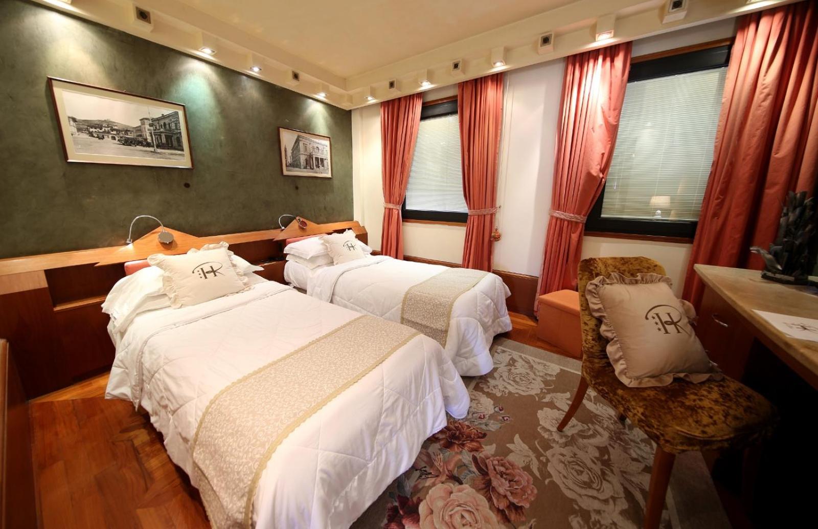Double or Twin Room - Photo 10
