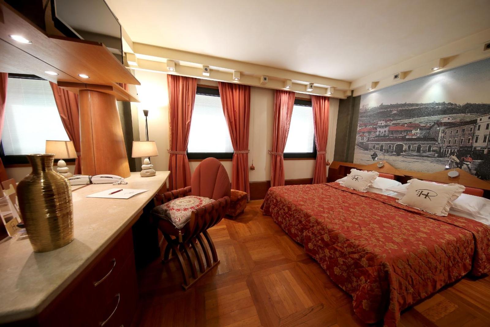 Double or Twin Room - Photo 90