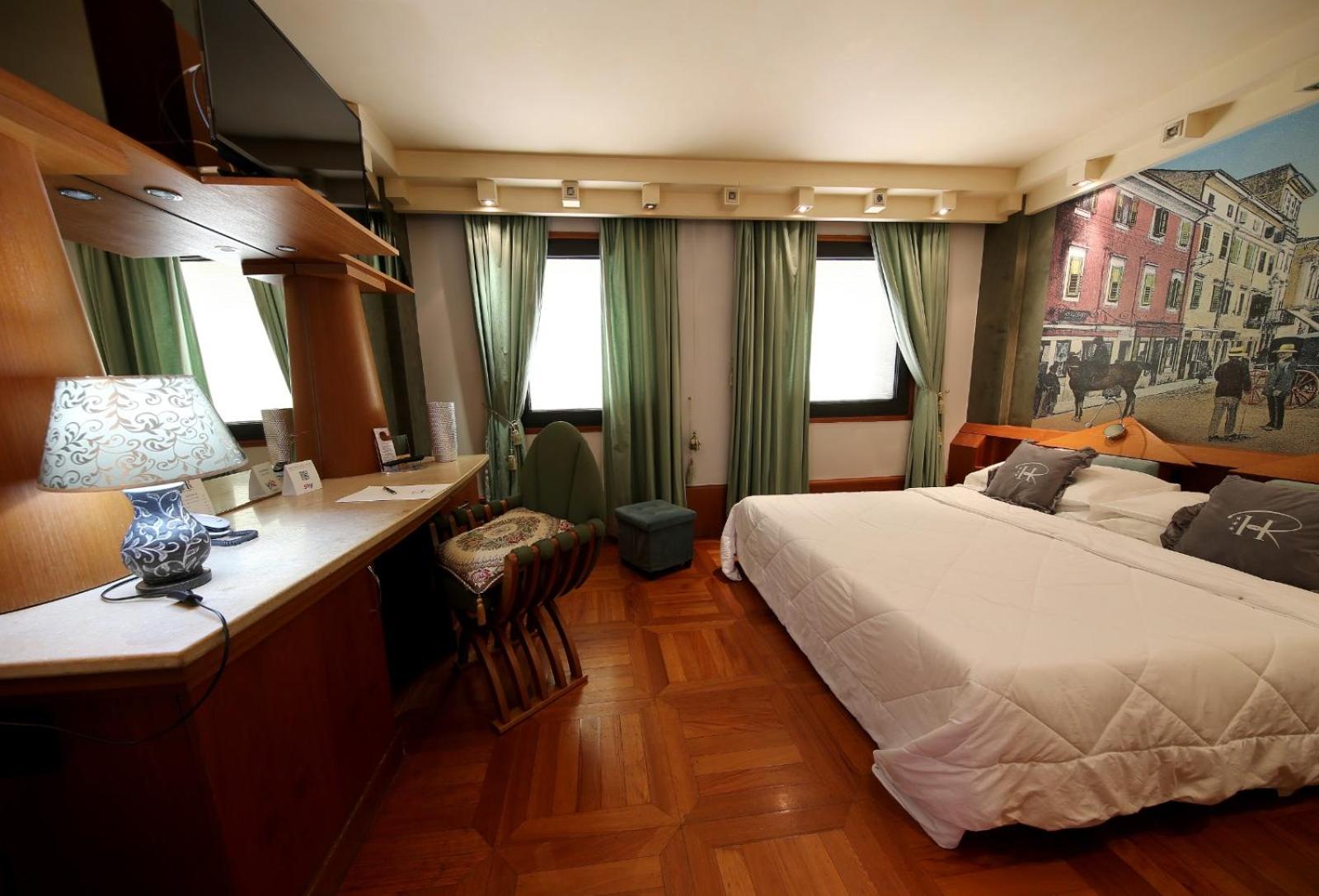Double or Twin Room - Photo 26