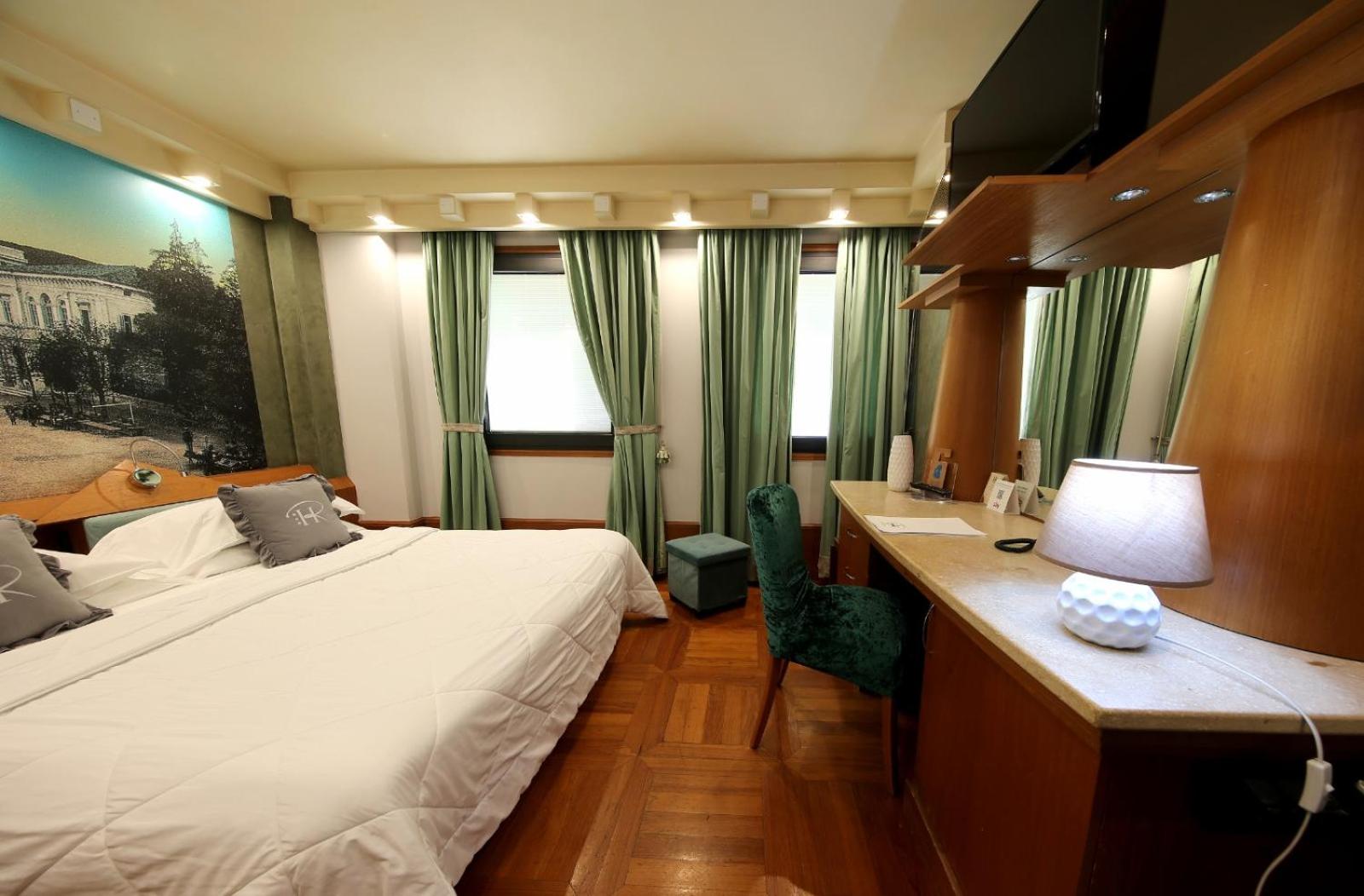 Double or Twin Room - Photo 17