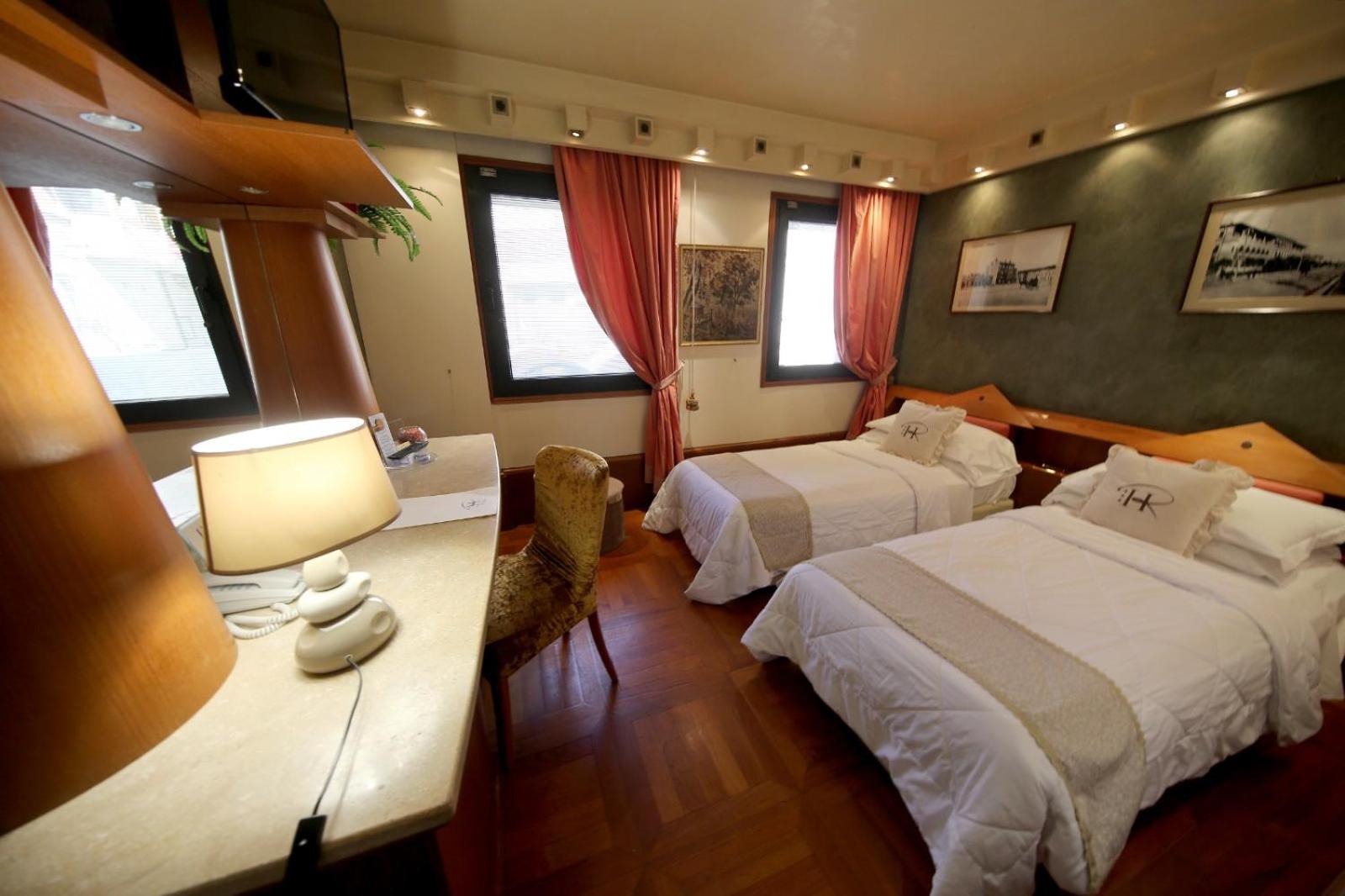 Double or Twin Room - Photo 25