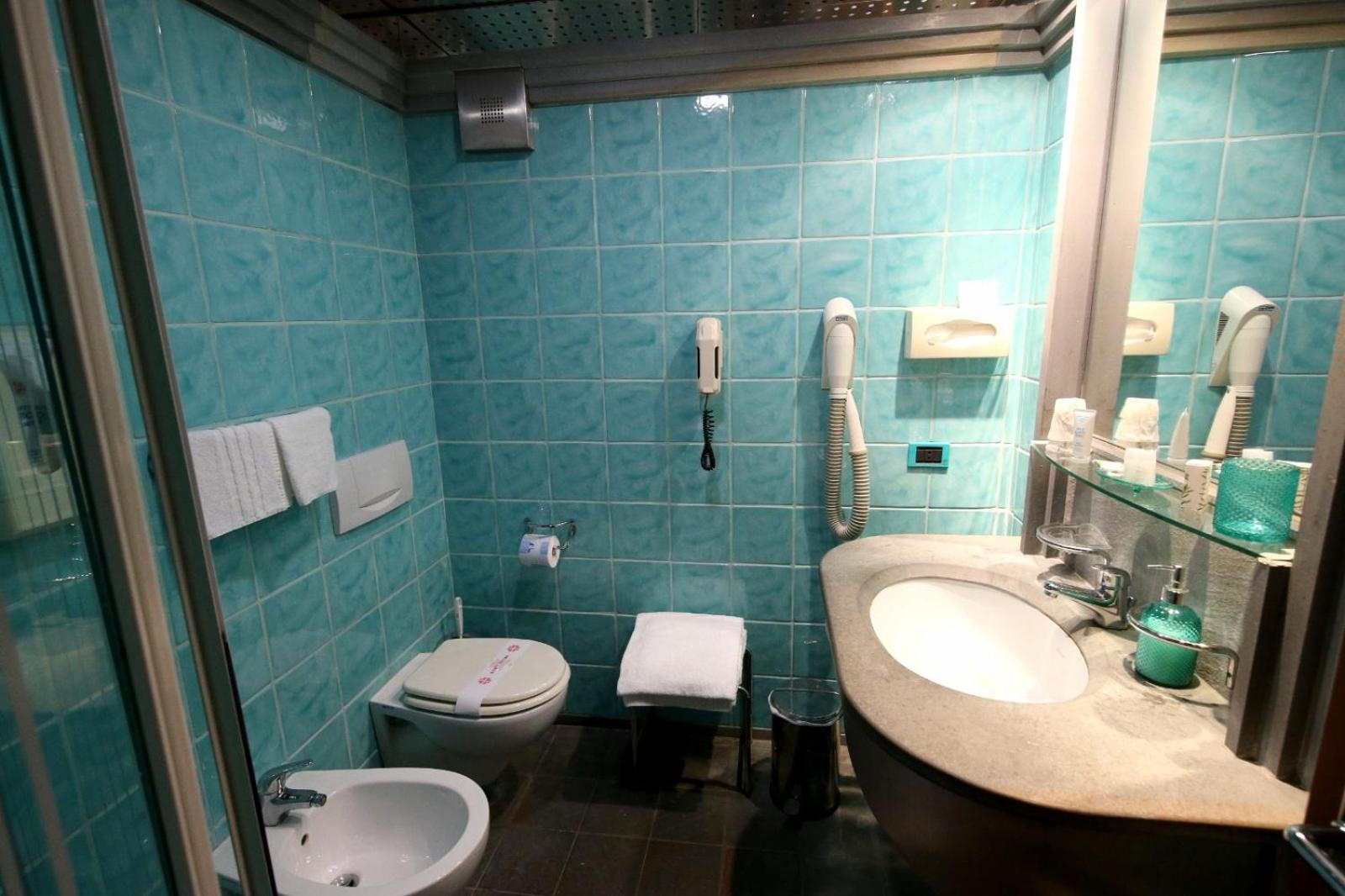 Double or Twin Room - Photo 23