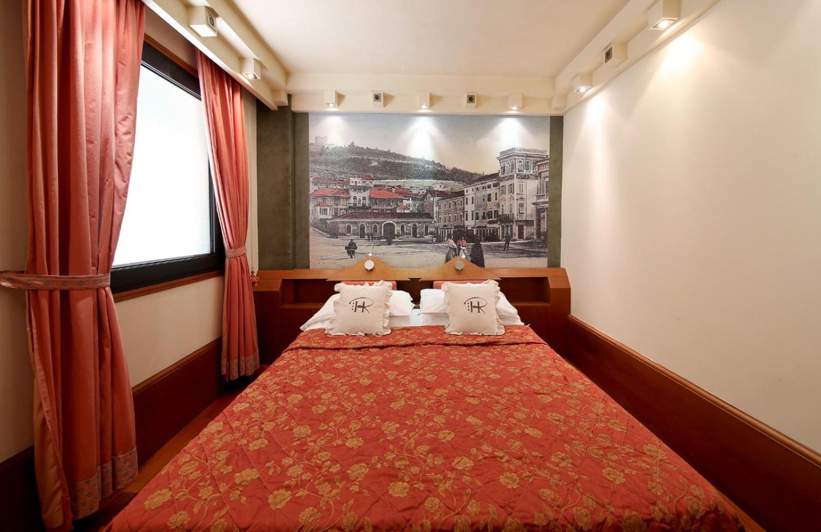 Double or Twin Room - Photo 1