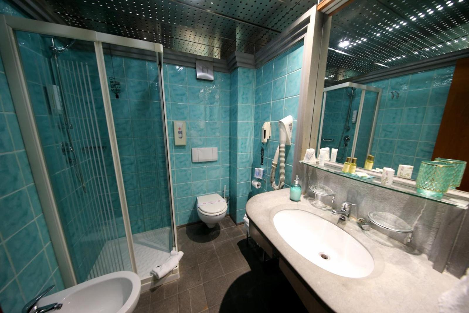 Double or Twin Room - Photo 27