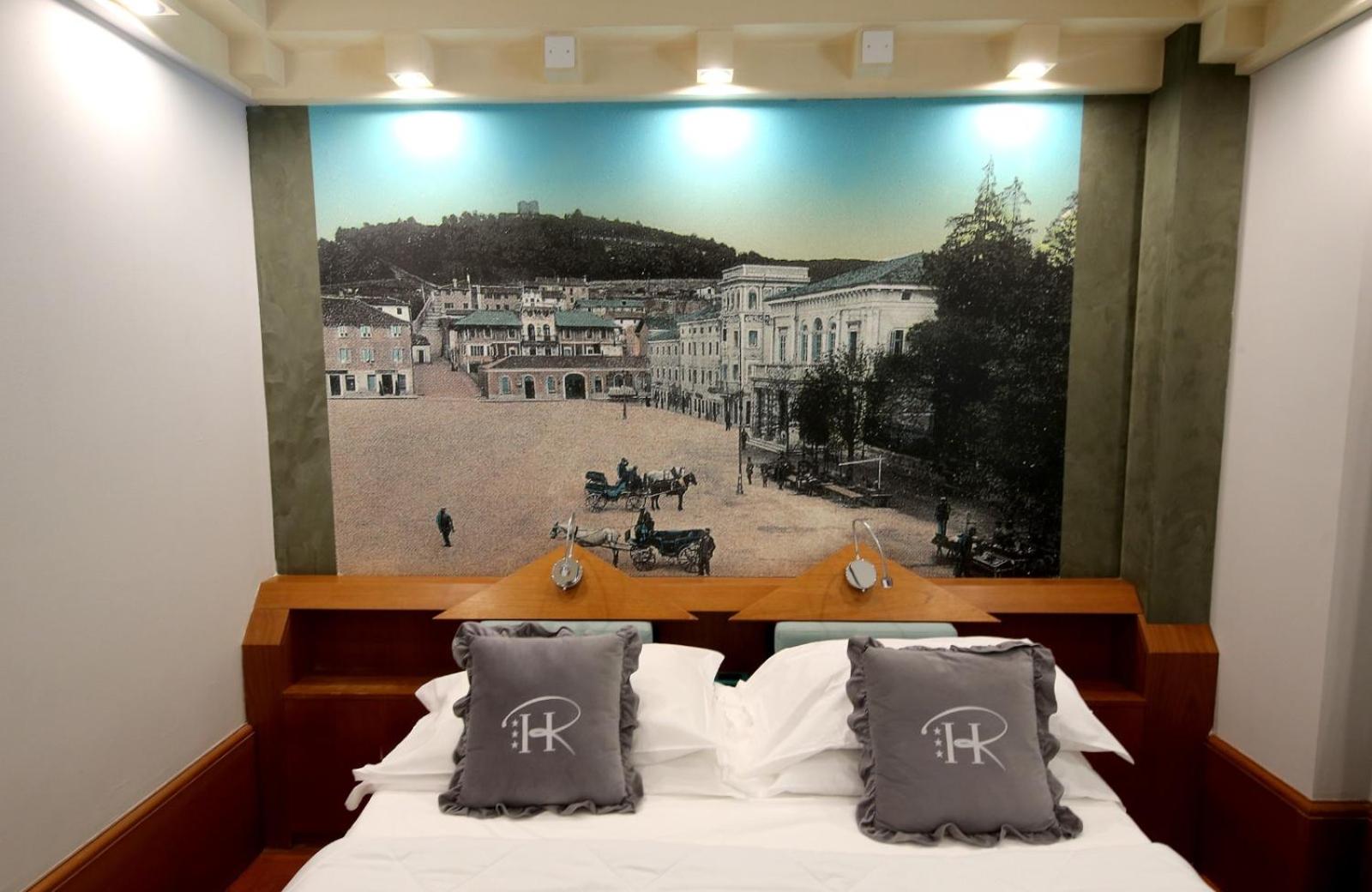 Double or Twin Room - Photo 19