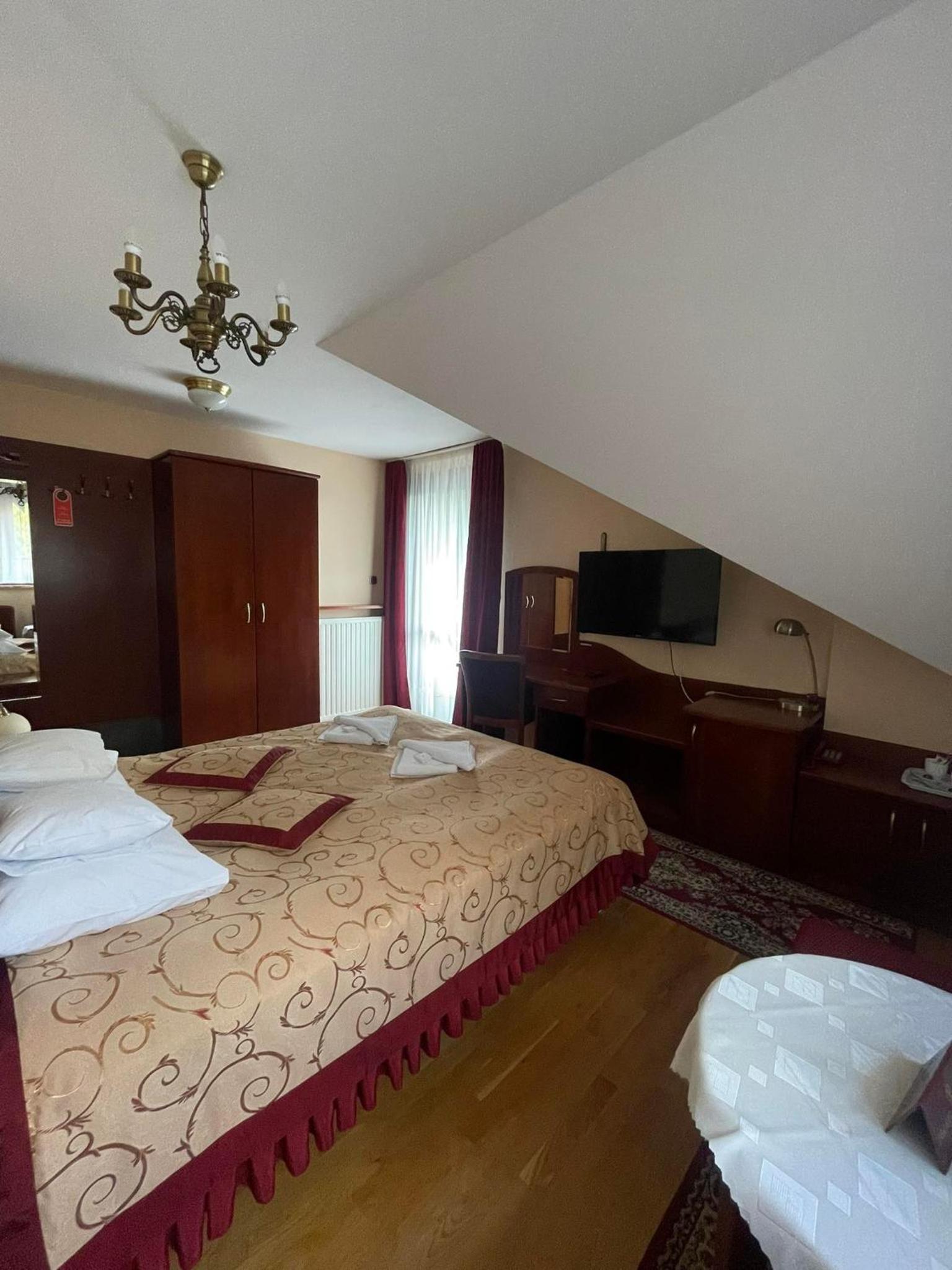 Double Room with Extra Bed photo 1