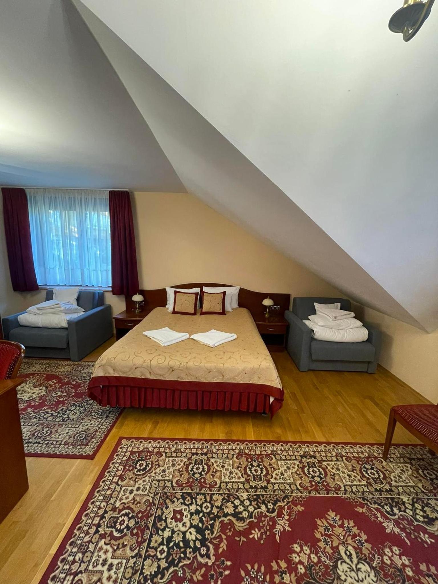 Quadruple Room with Balcony photo 1