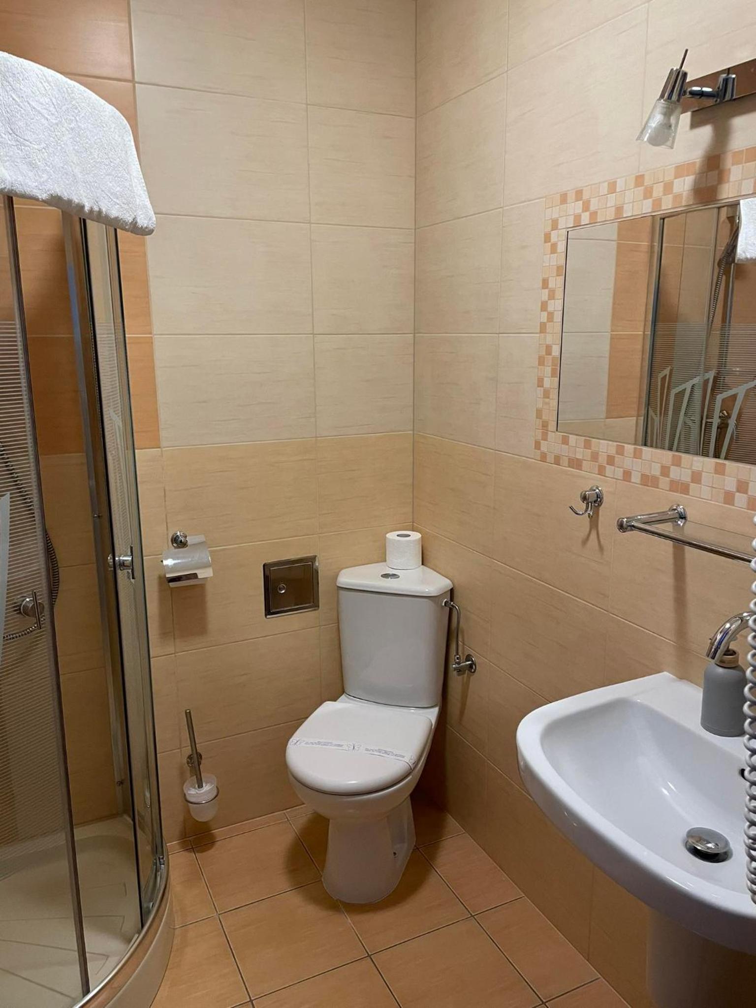 Economy Double Room photo 3