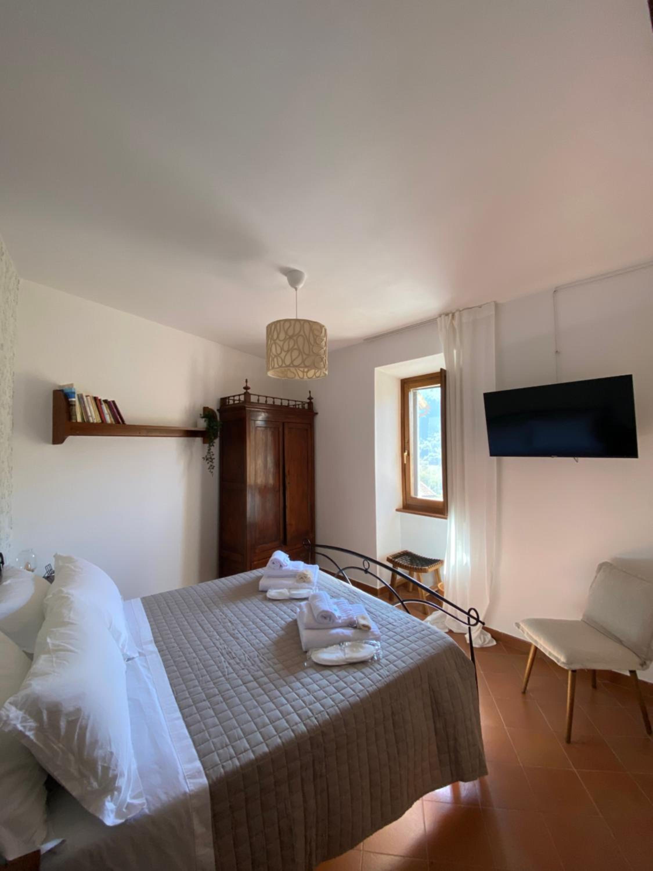 Apartment with Mountain View photo 1