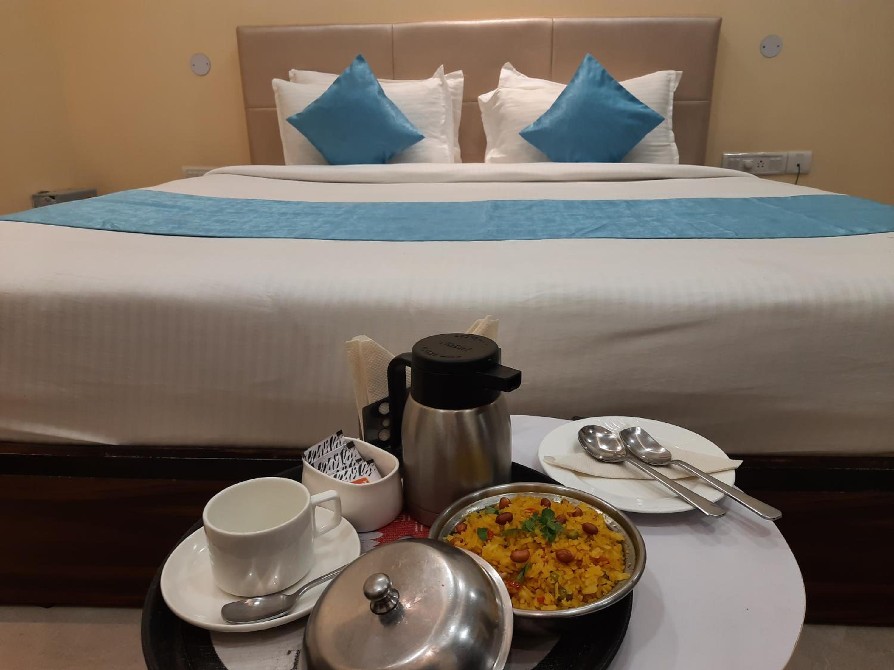 Deluxe Room - Photo 6