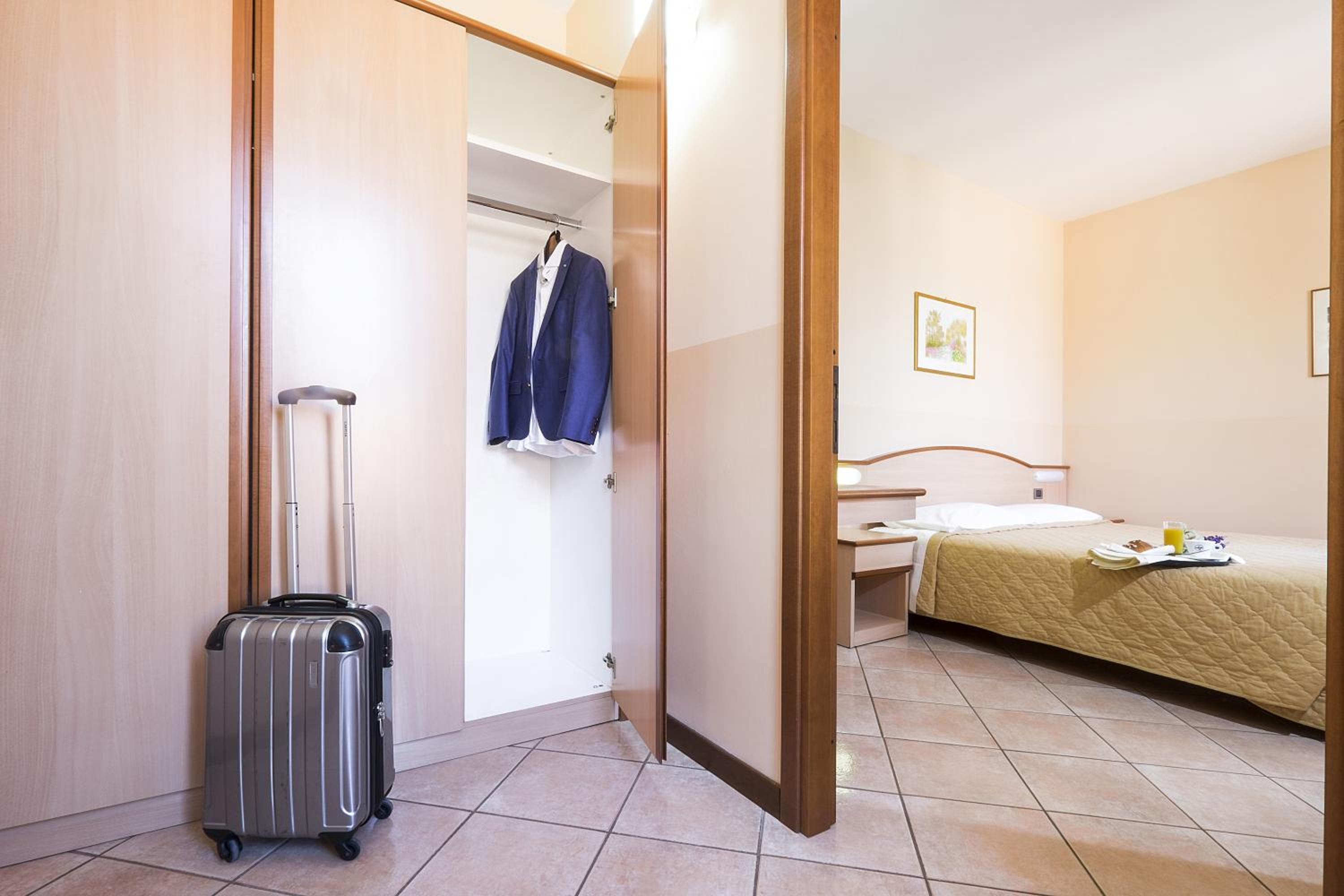 Standard Apartment - Photo 6