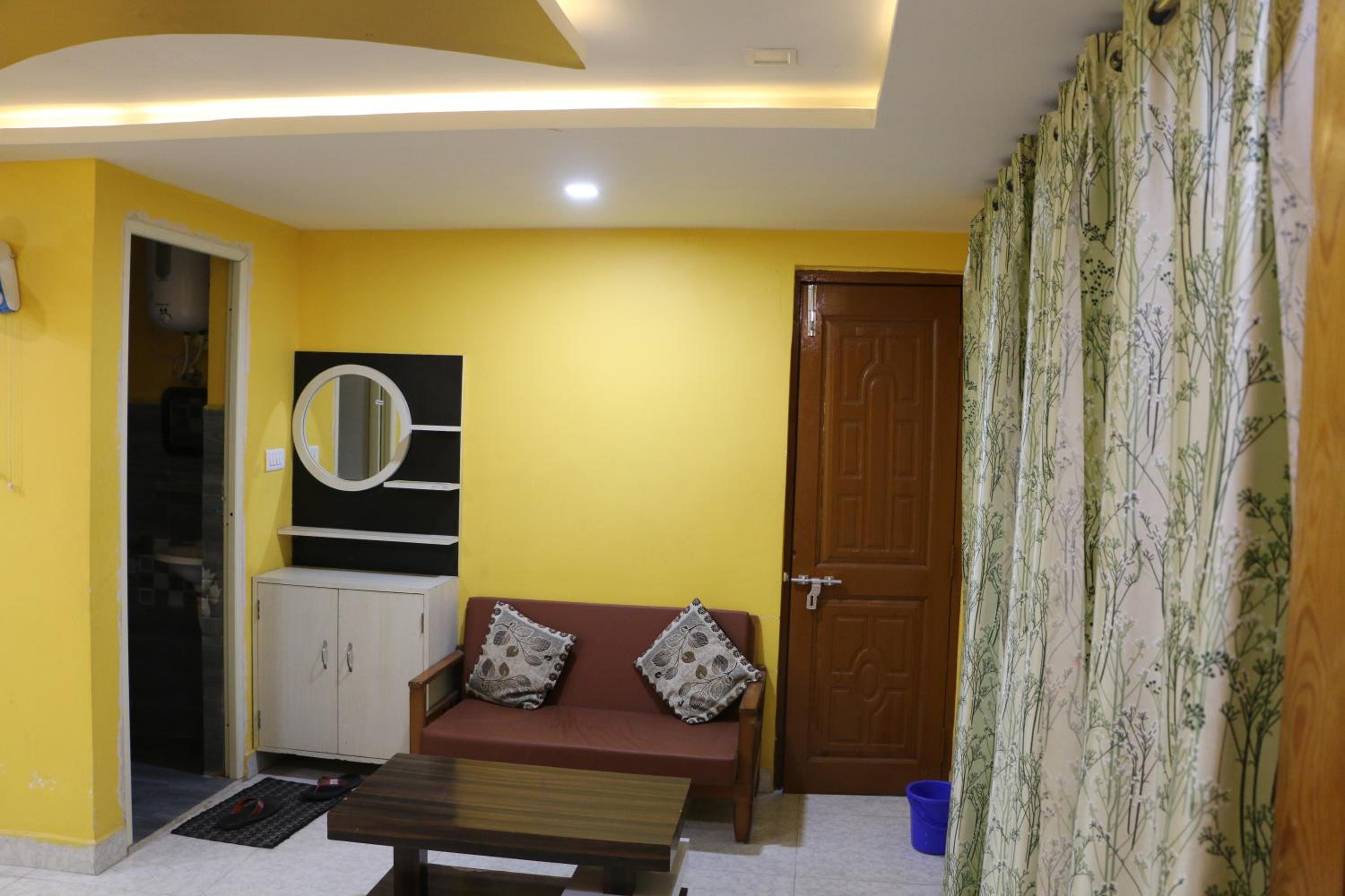Deluxe Double Room with Balcony photo 1
