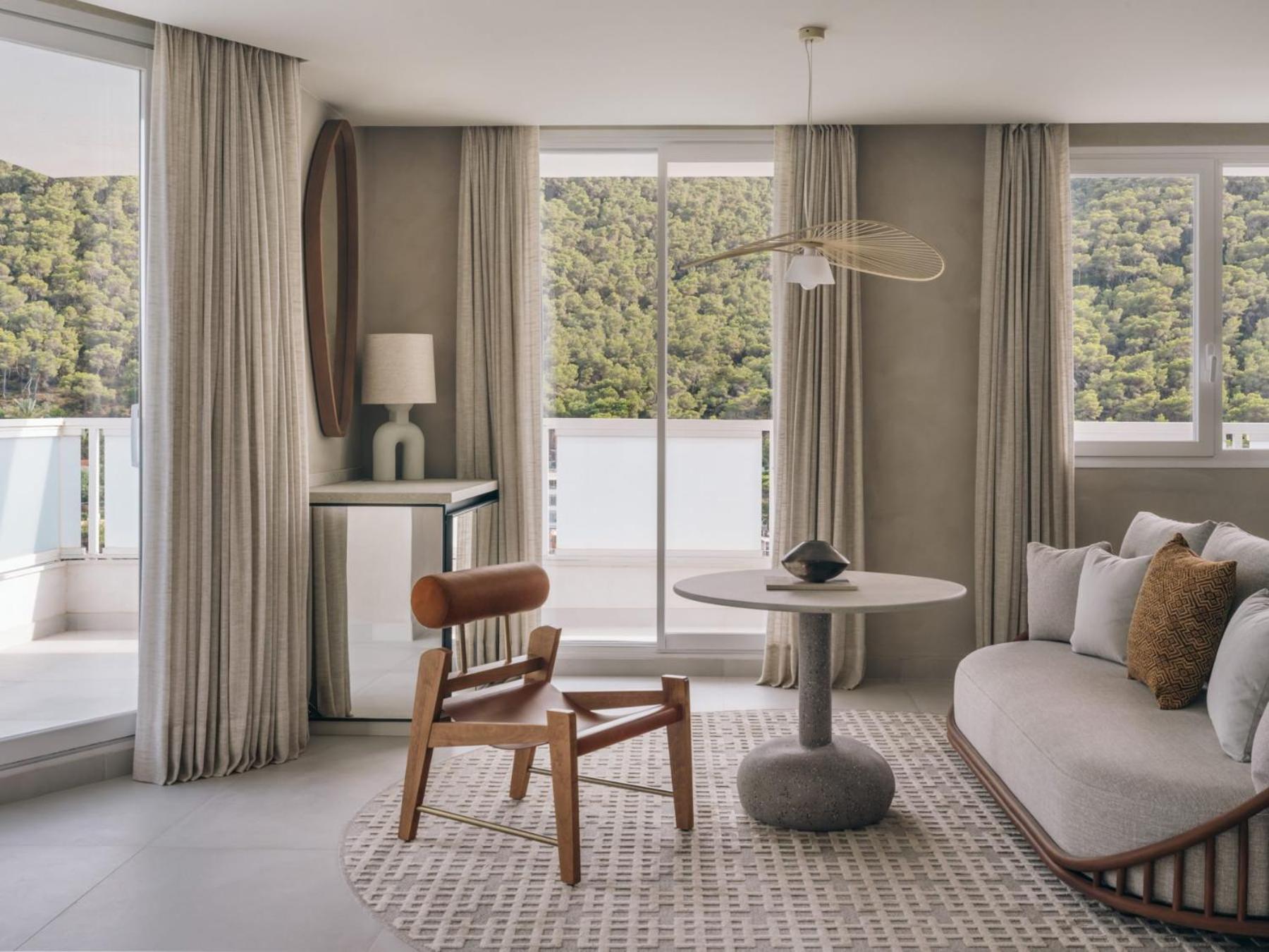 Panoramic Suite with Sea View - Photo 7