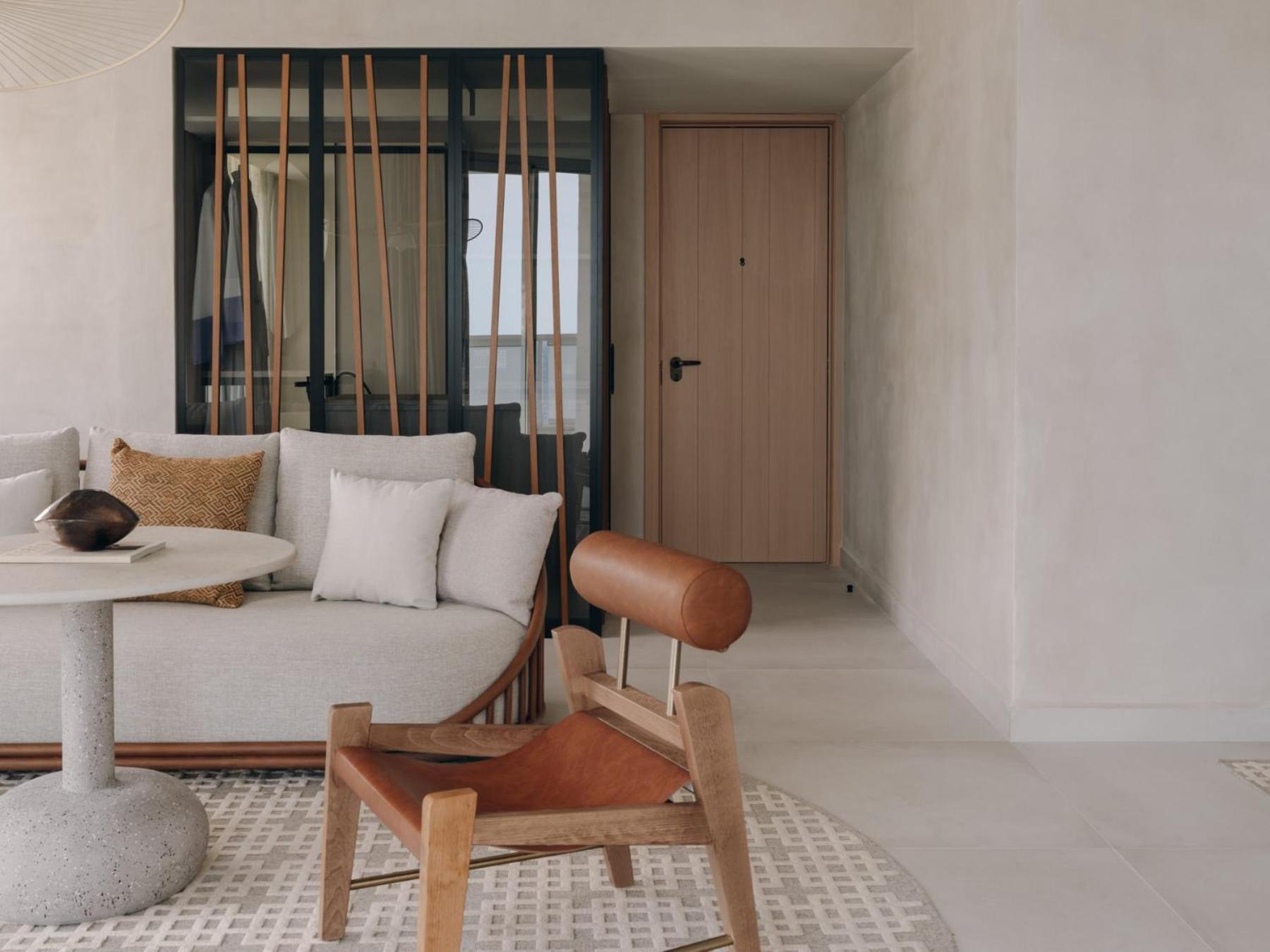 Panoramic Suite with Sea View - Photo 4