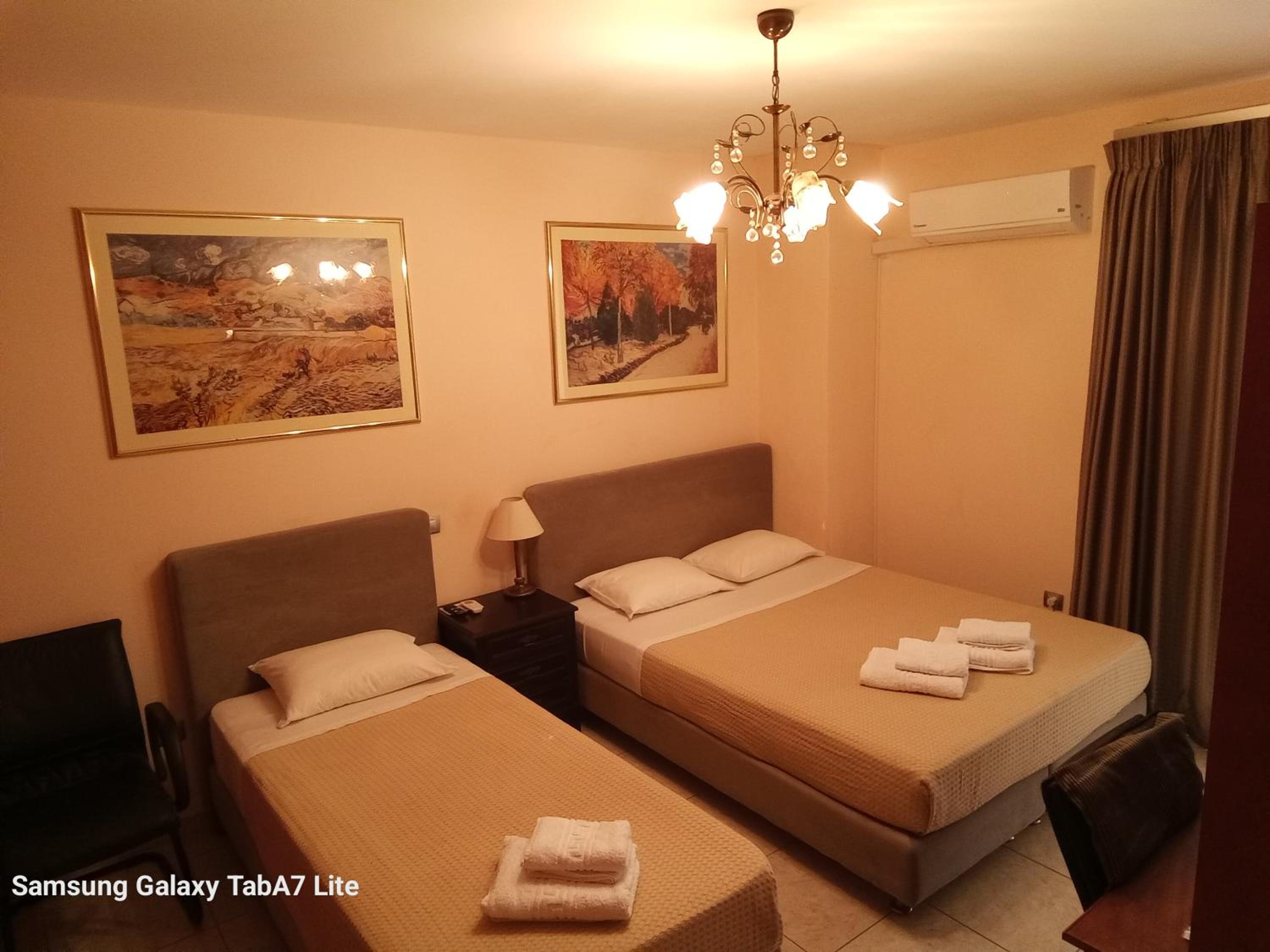 Deluxe Double Room with Extra Bed photo 2