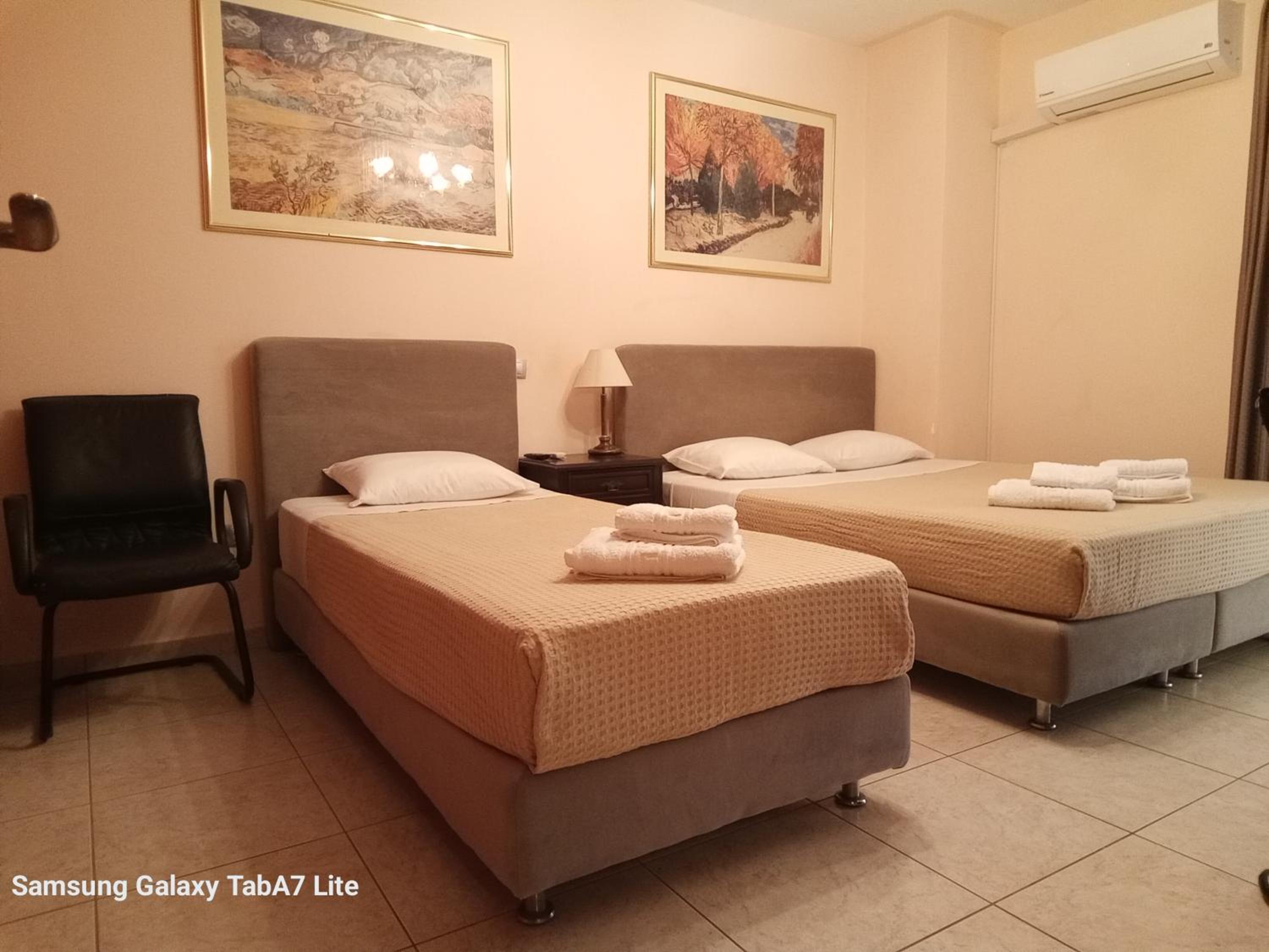 Deluxe Double Room with Extra Bed photo 1