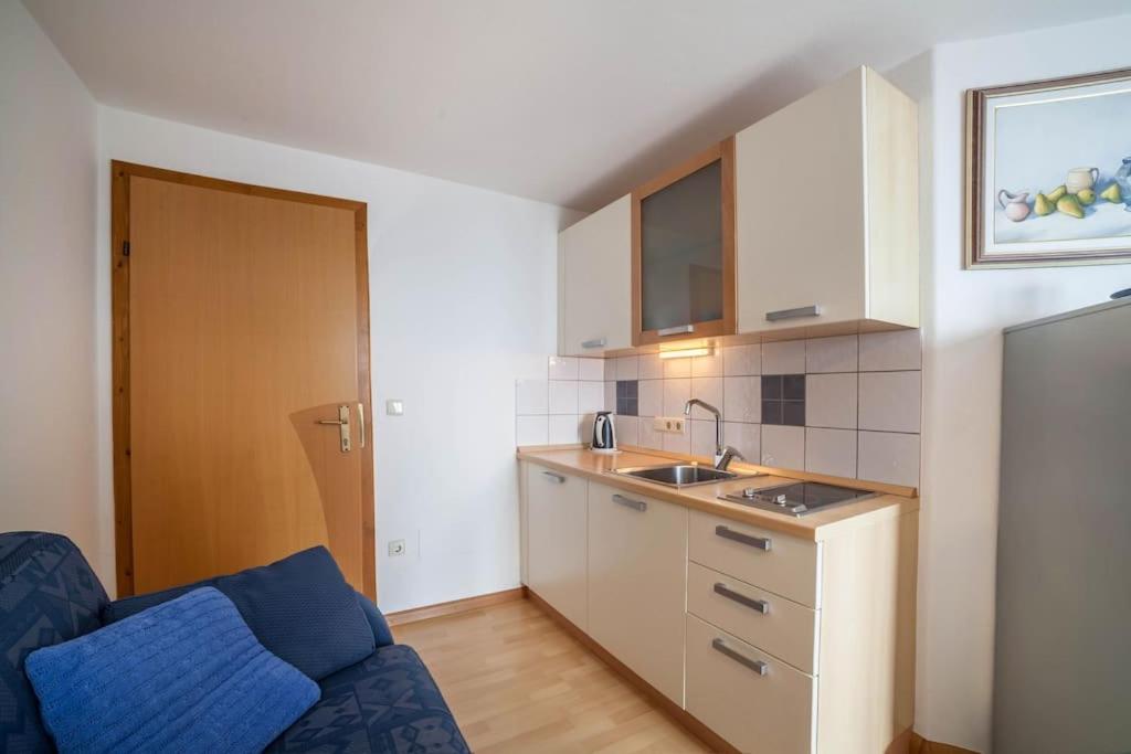 One-Bedroom Apartment with Balcony photo 3