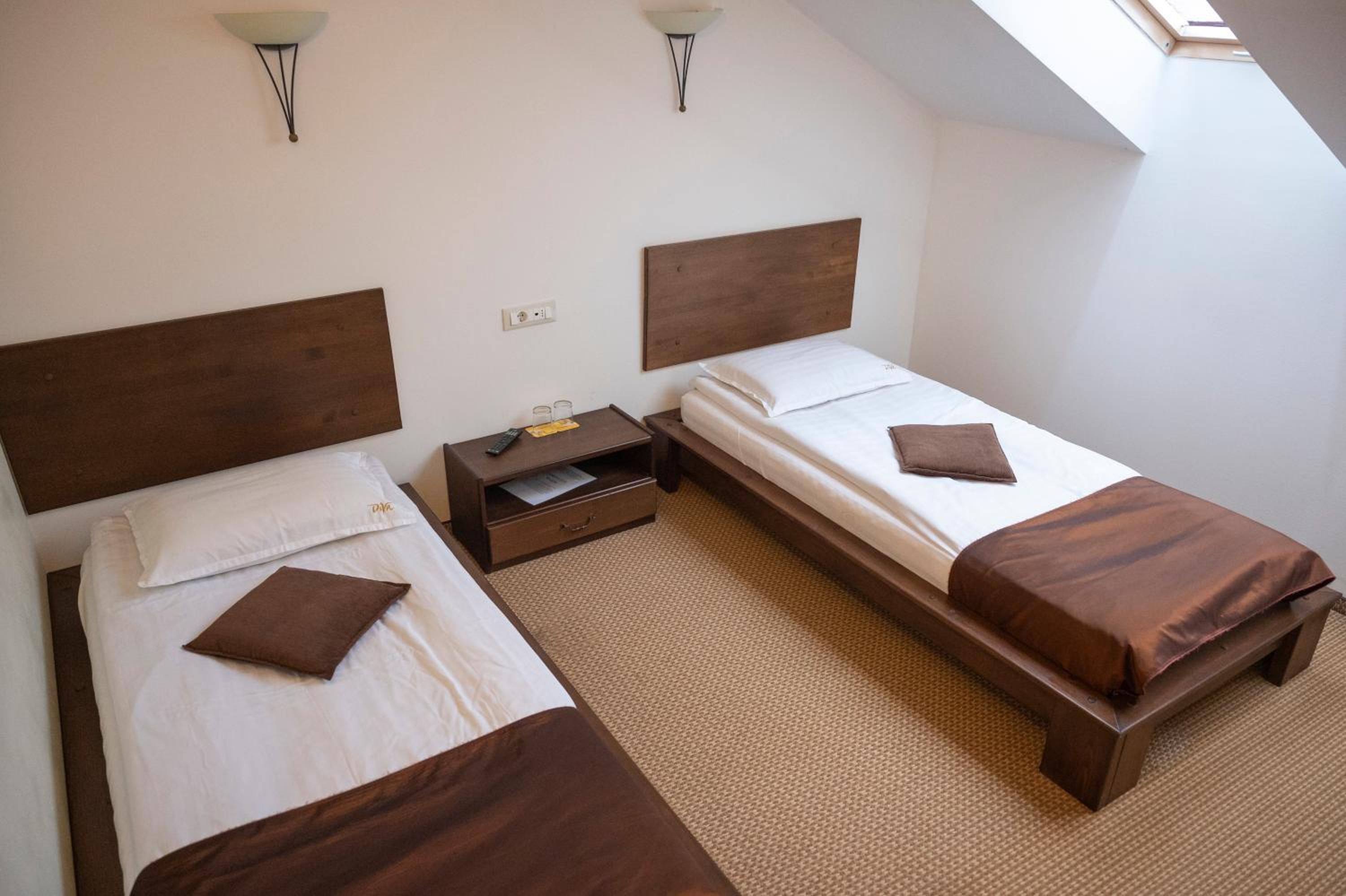 Twin Room - Photo 4