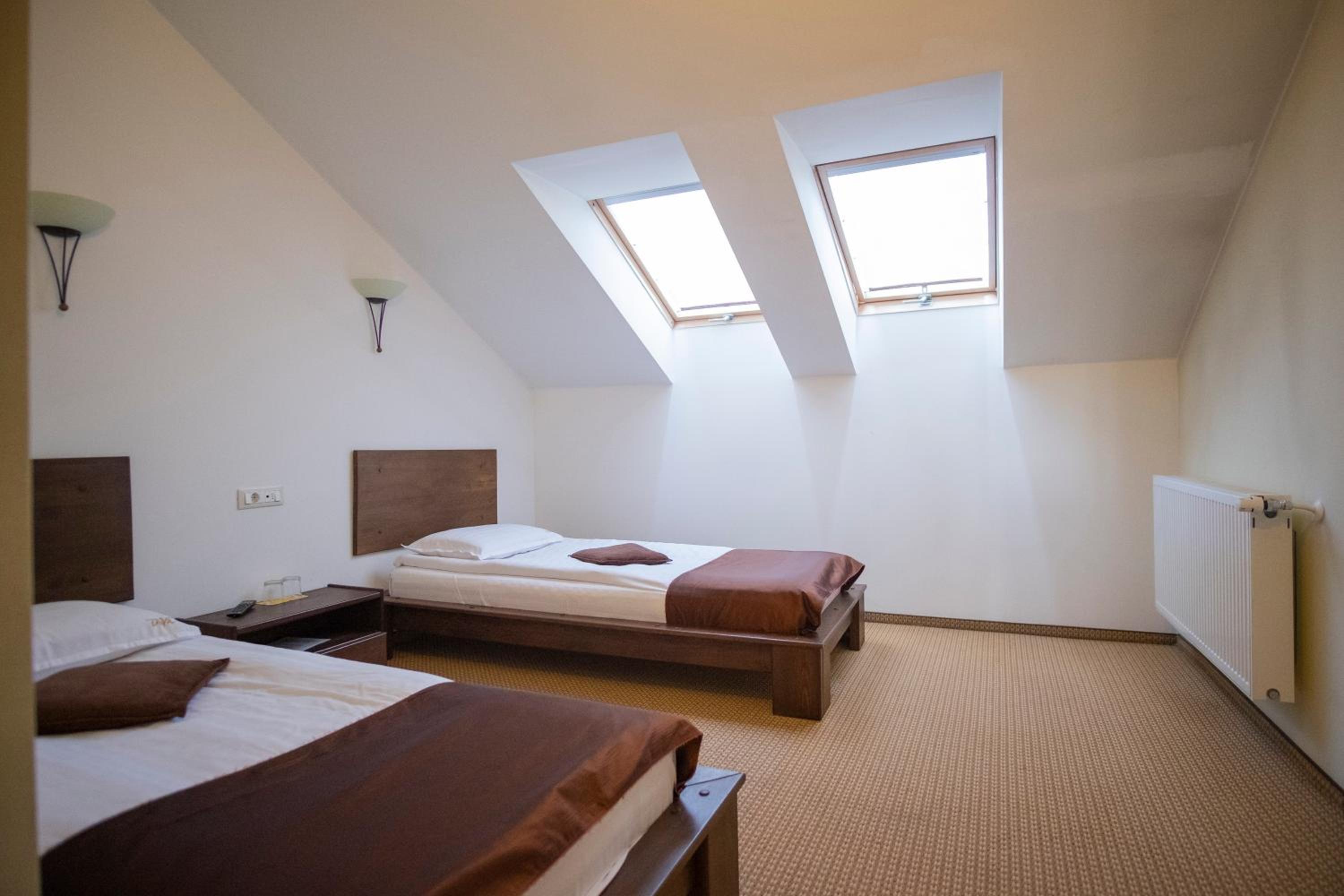 Twin Room - Photo 6