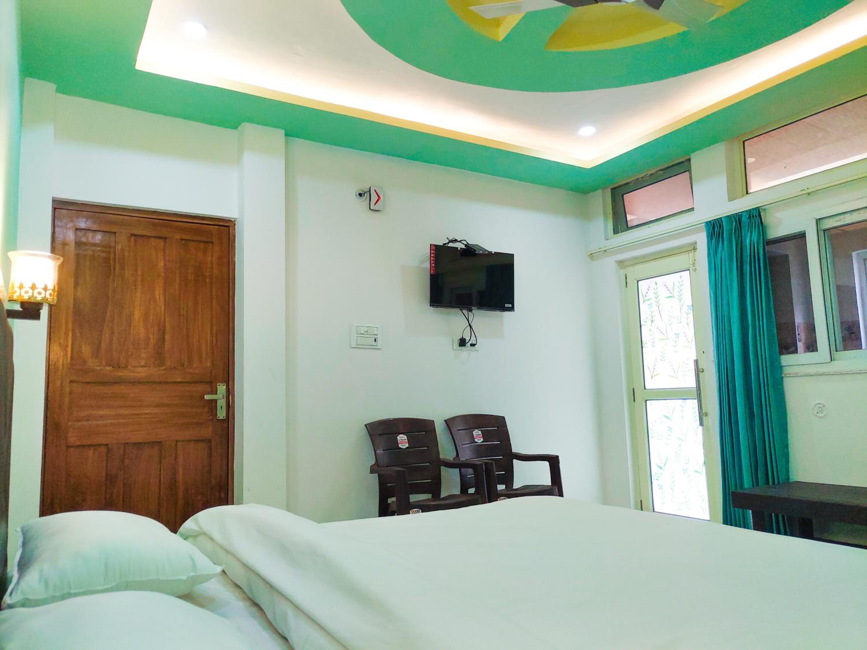 Deluxe Double Room with Balcony photo 3
