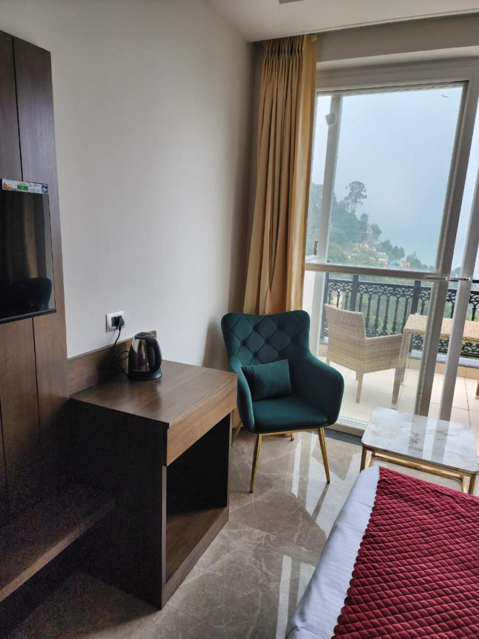 Double Room with Balcony photo 3