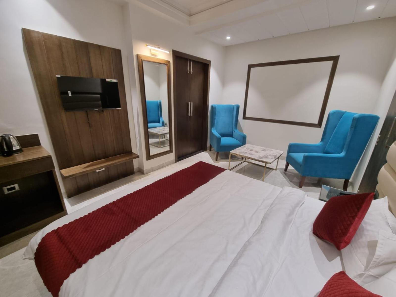 Queen Room