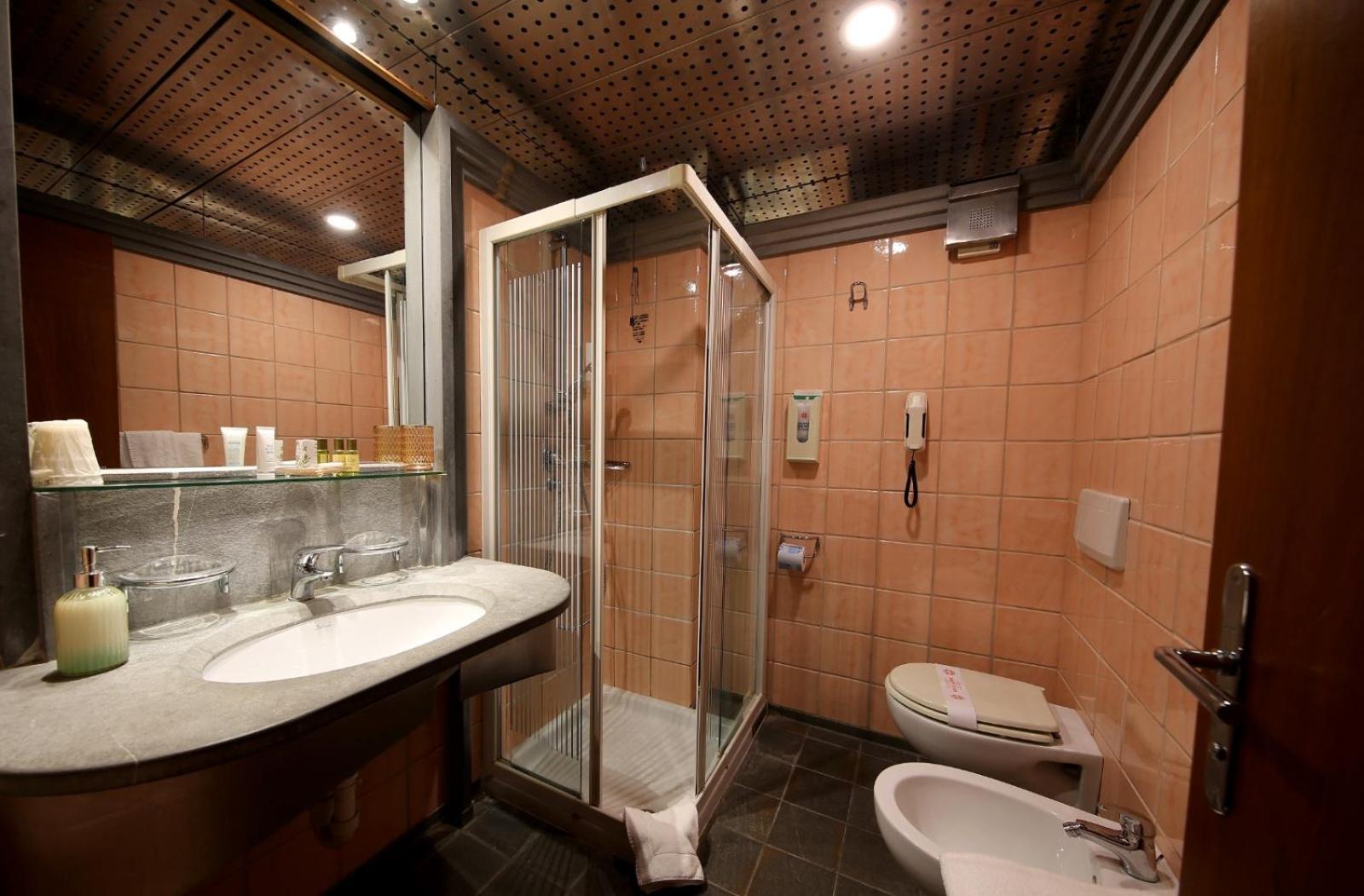 Double or Twin Room - Photo 60