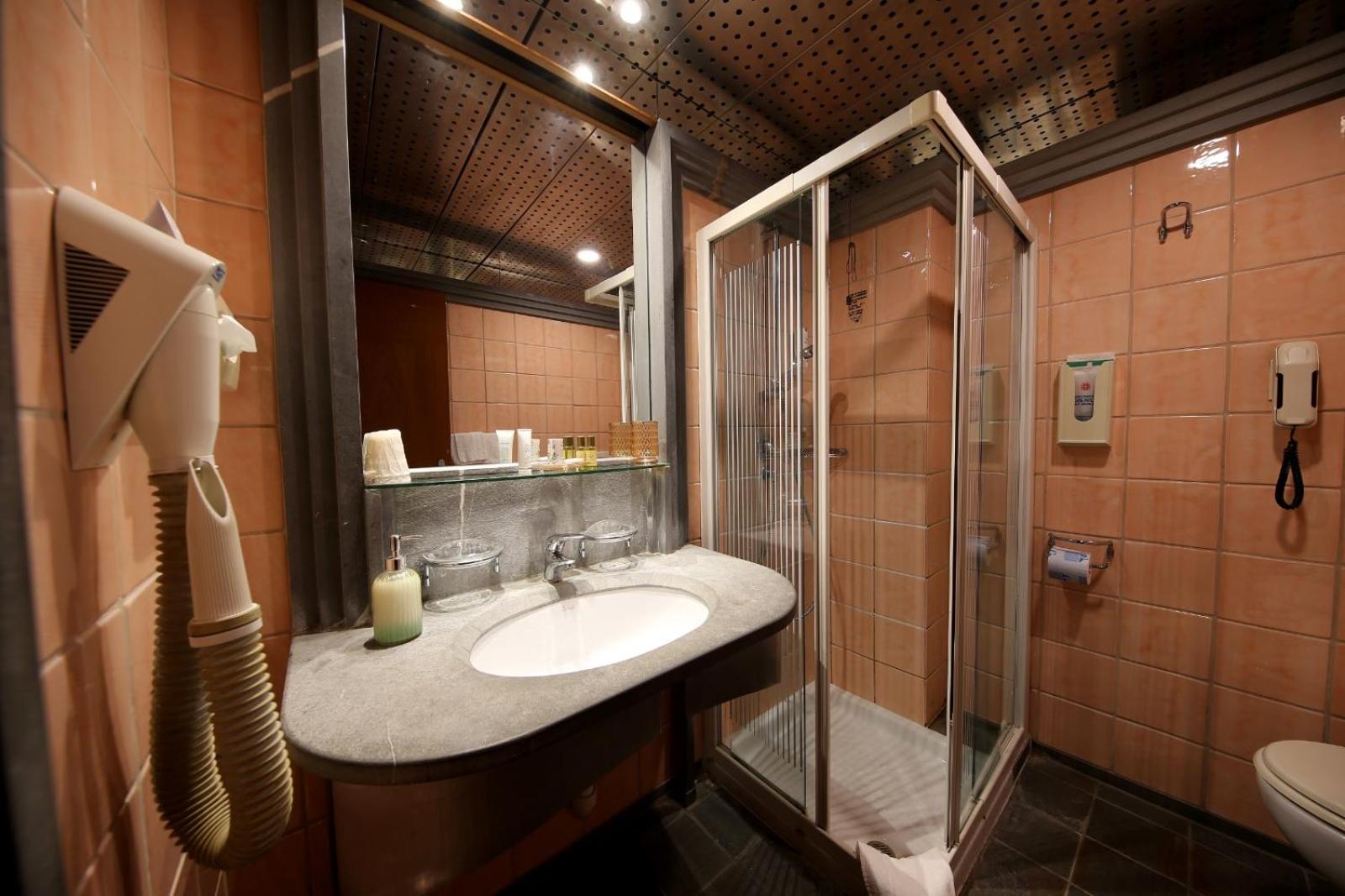 Double or Twin Room - Photo 63