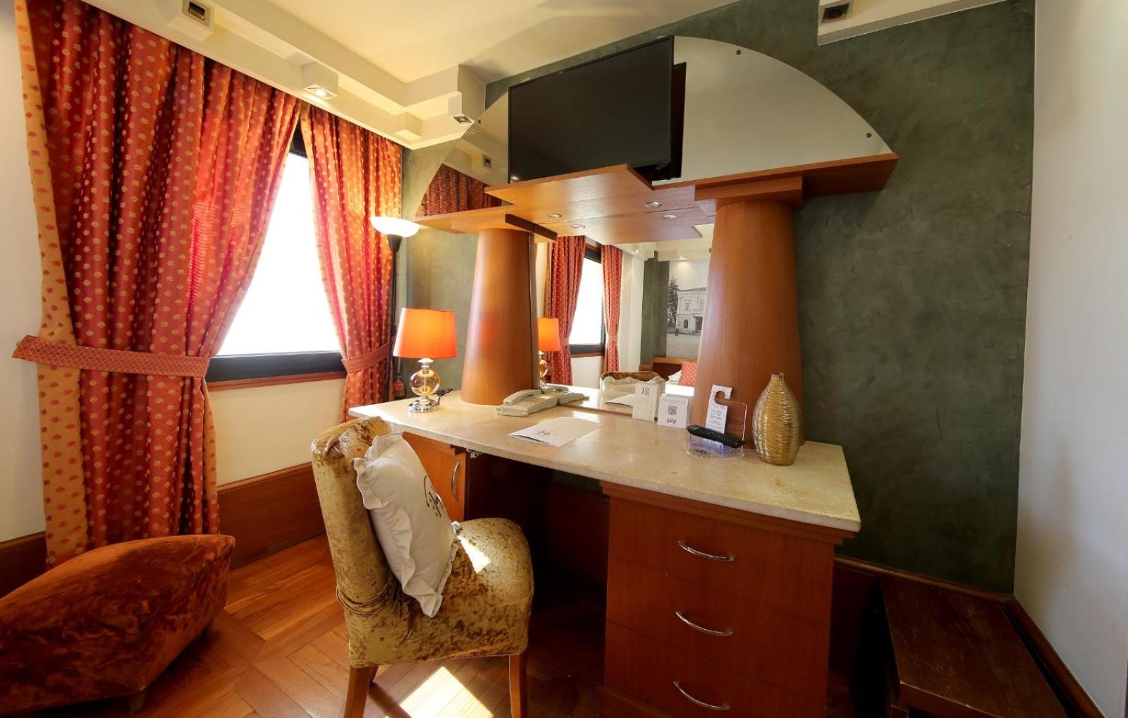 Double or Twin Room - Photo 96