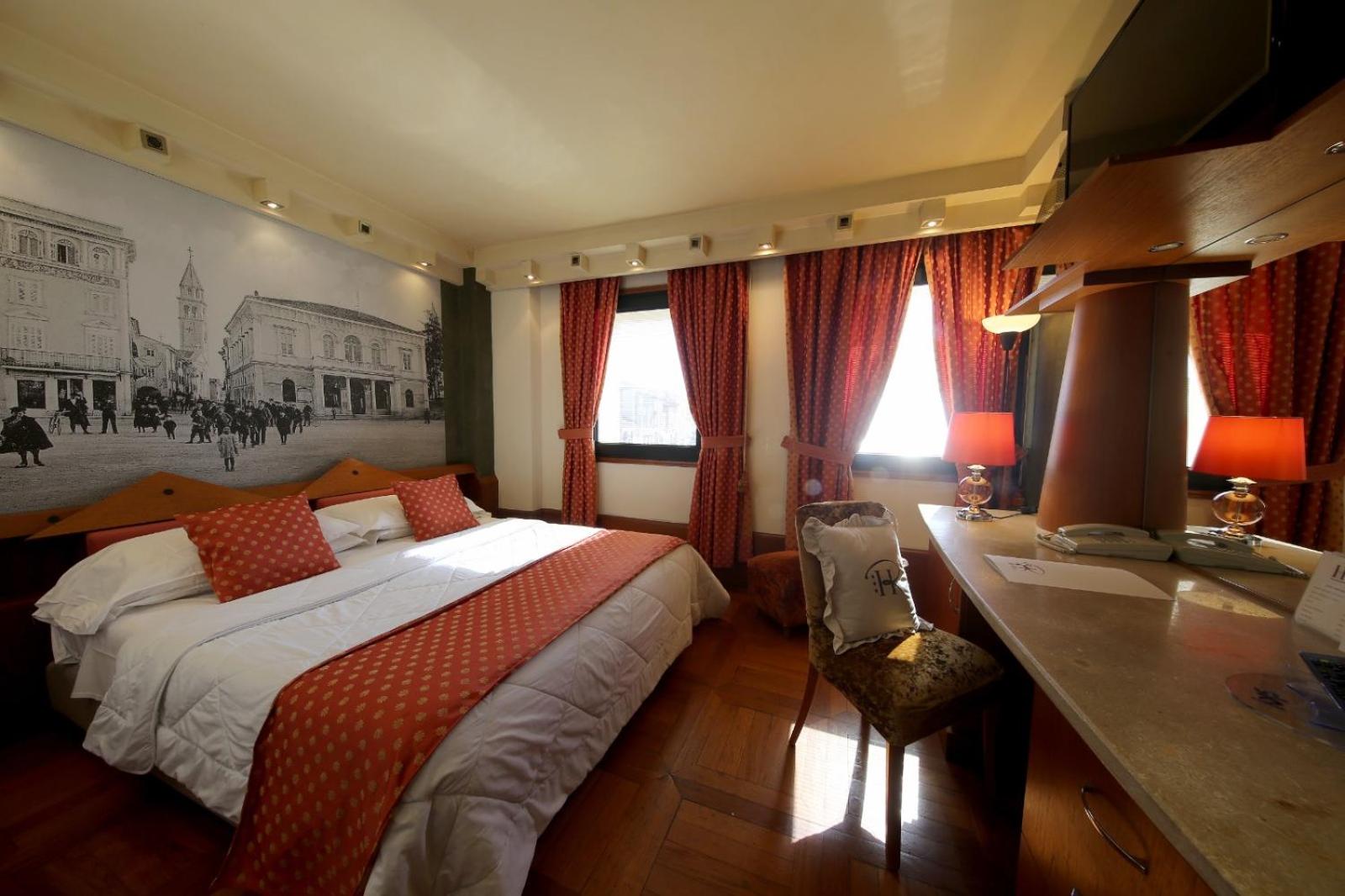 Double or Twin Room - Photo 57