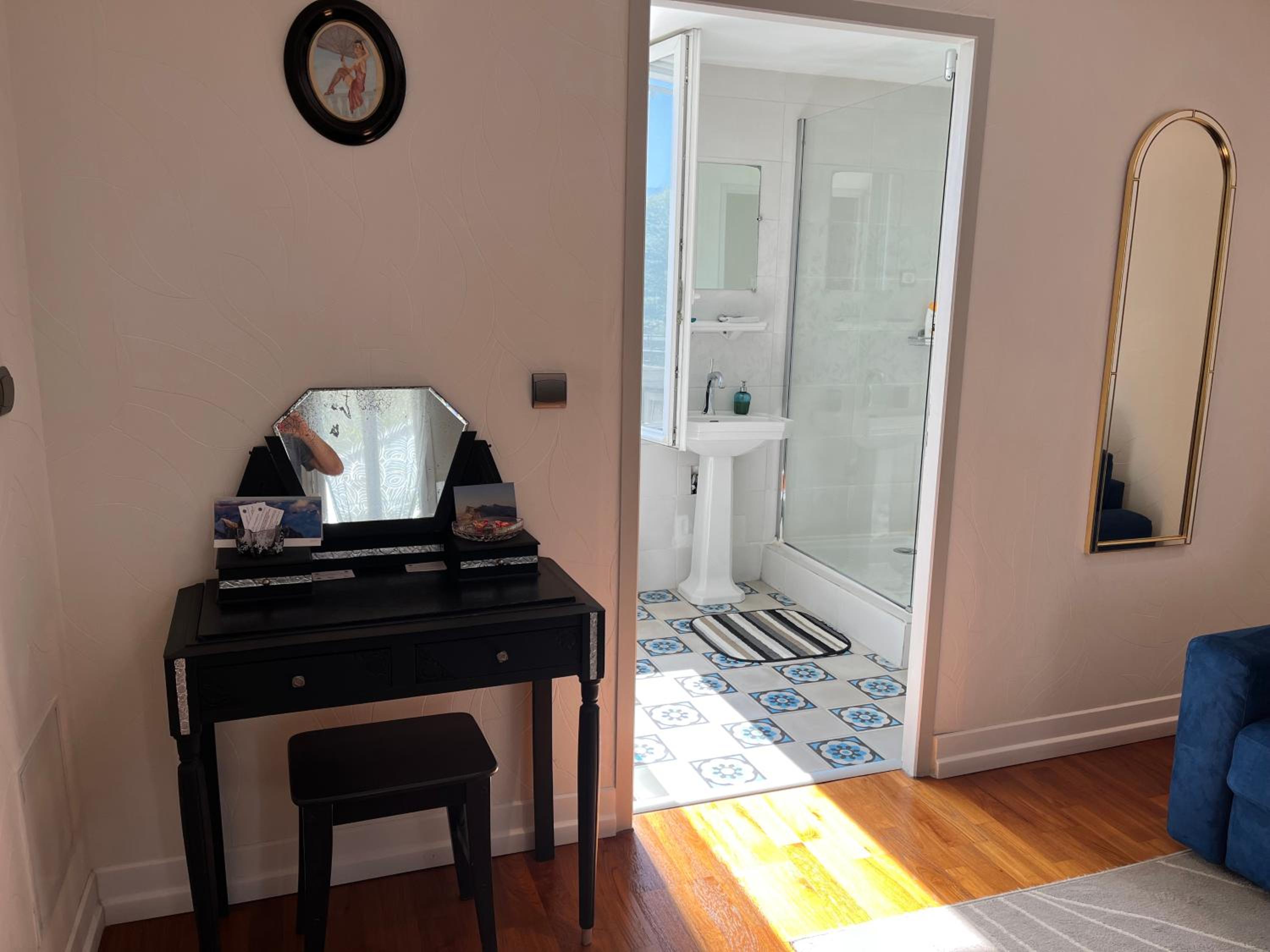 Double Room - Photo 3