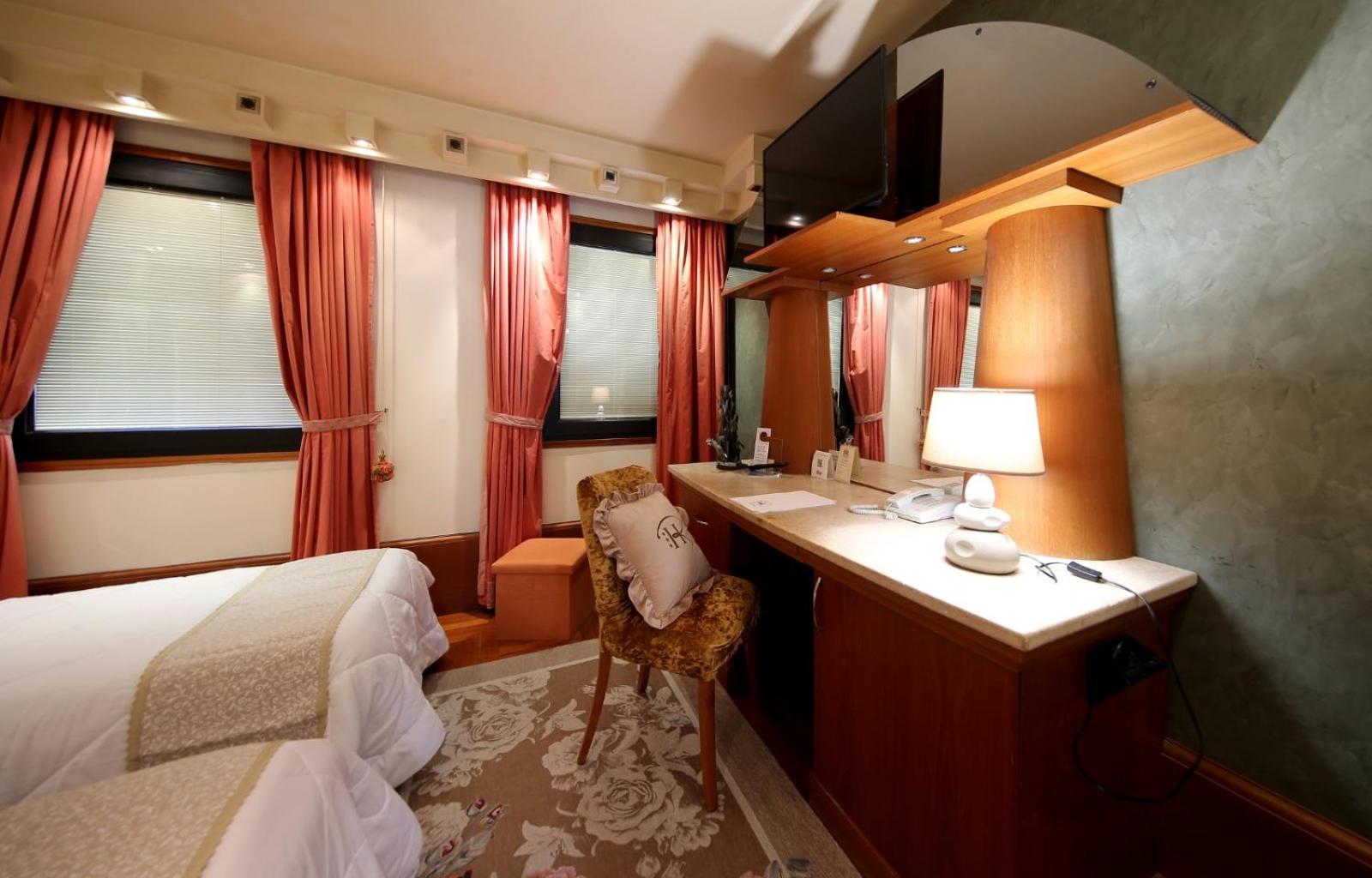 Double or Twin Room - Photo 54